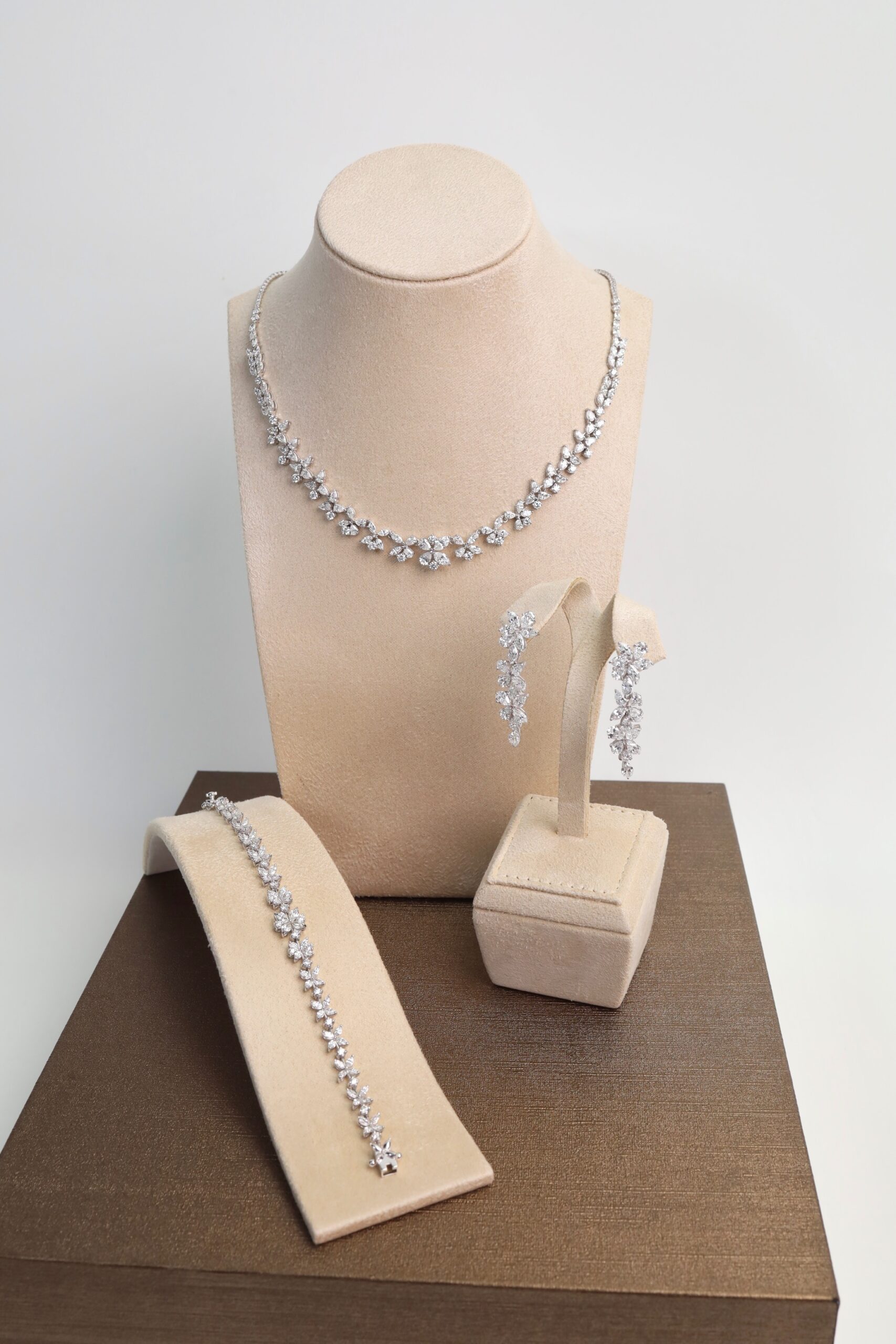 "Lovely Bride" Natural Diamond Wedding Jewelry Set in 18K White Gold - Image 4