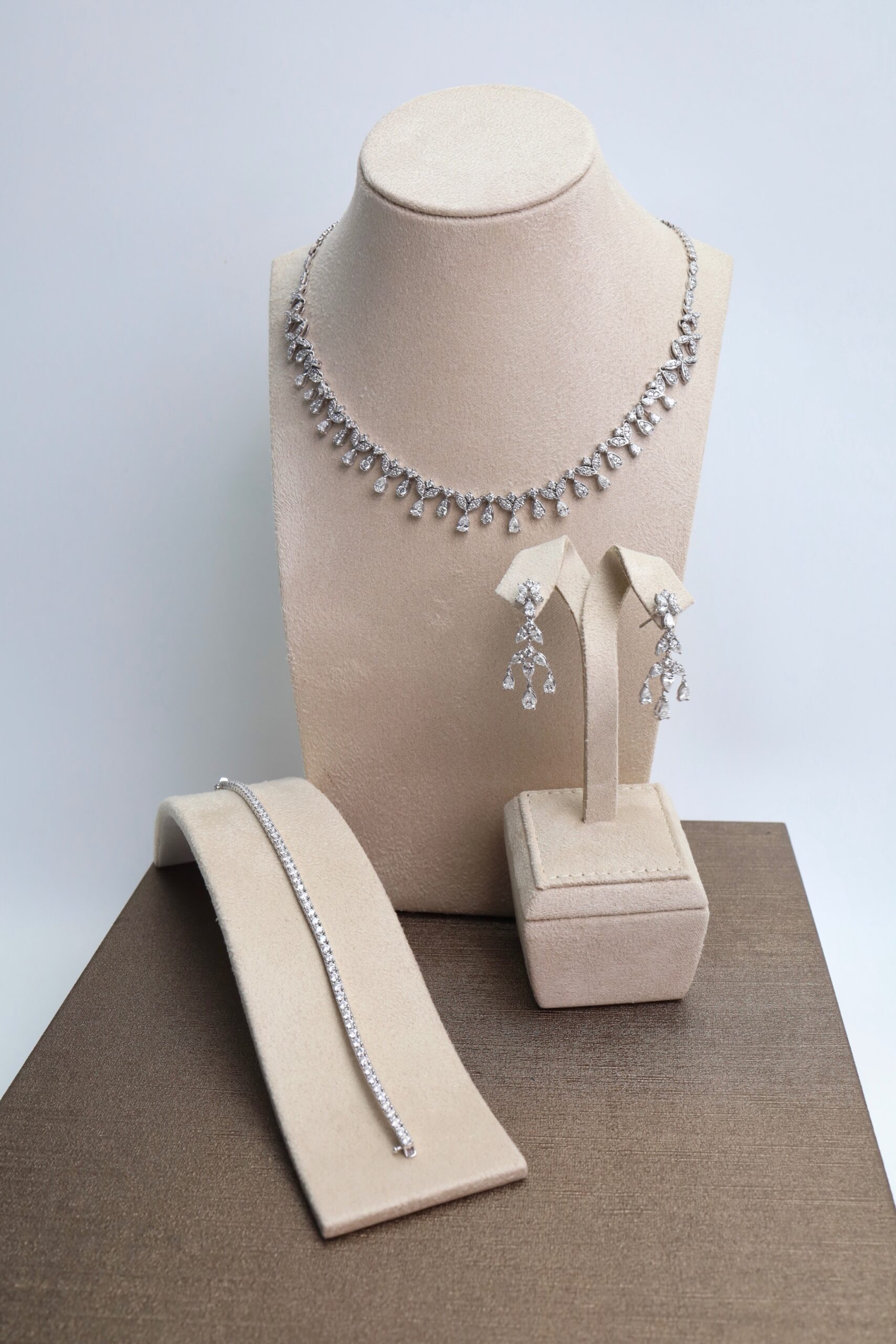 "Enchanted Bride" Natural Diamond Wedding Jewelry Set in 18K White Gold - Image 5