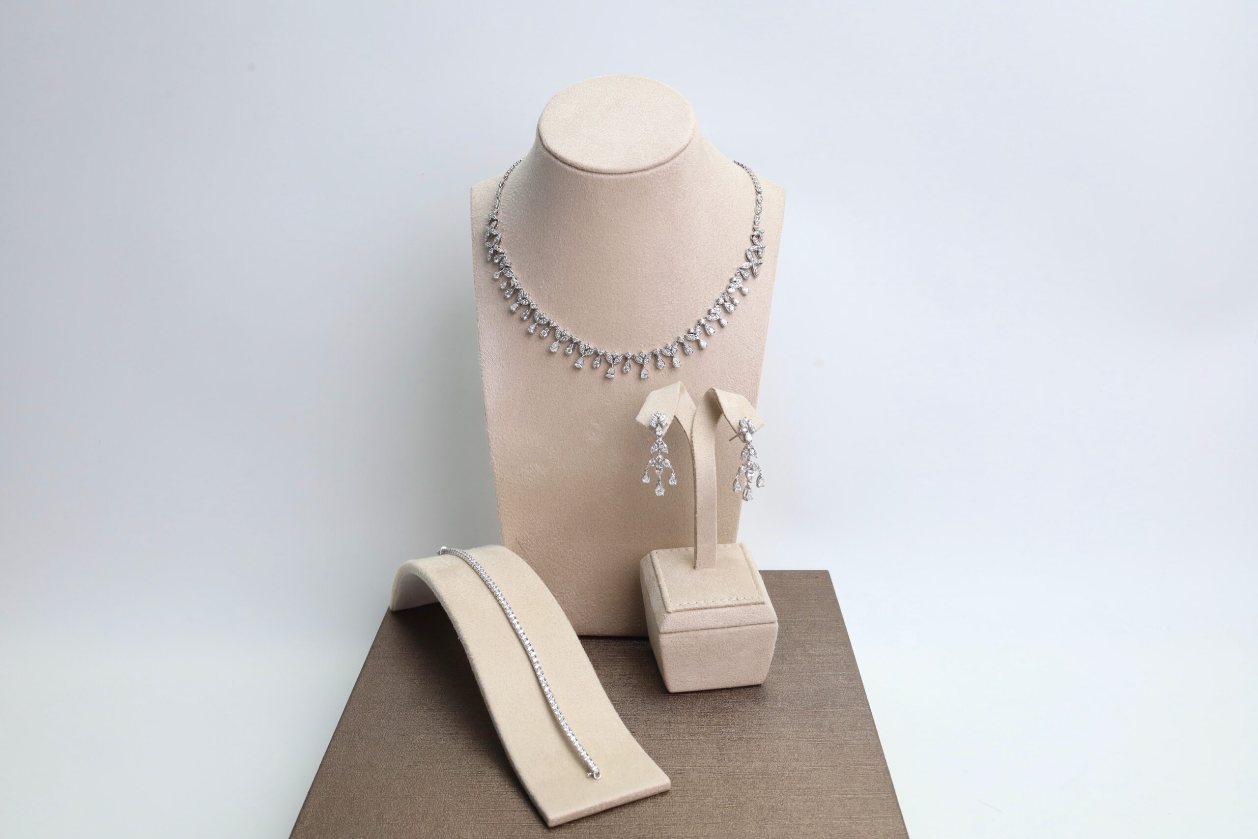 "Enchanted Bride" Natural Diamond Wedding Jewelry Set in 18K White Gold - Image 3