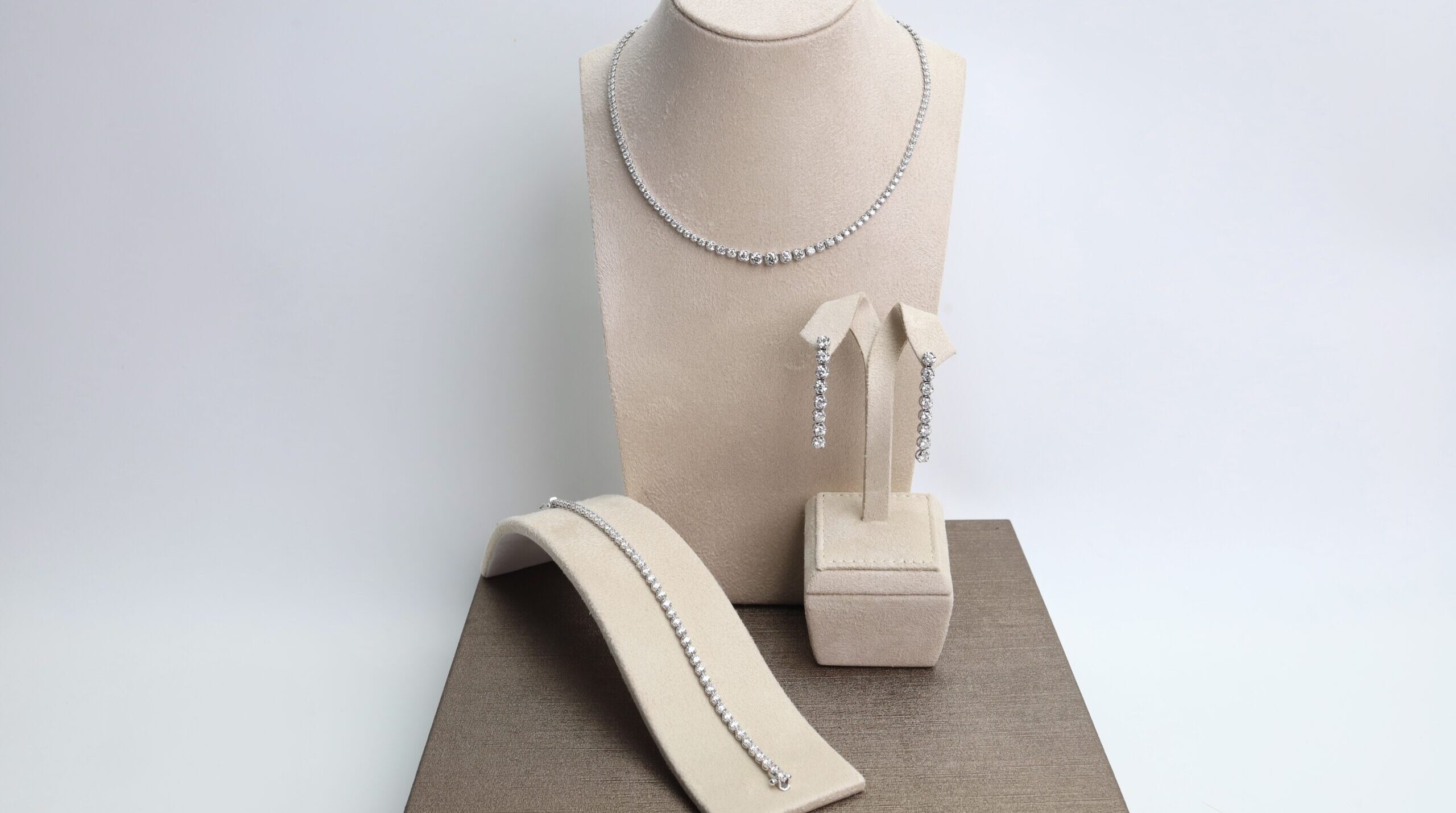 "Minimal Bride" Natural Diamond Wedding Jewelry Set in 18K White Gold
