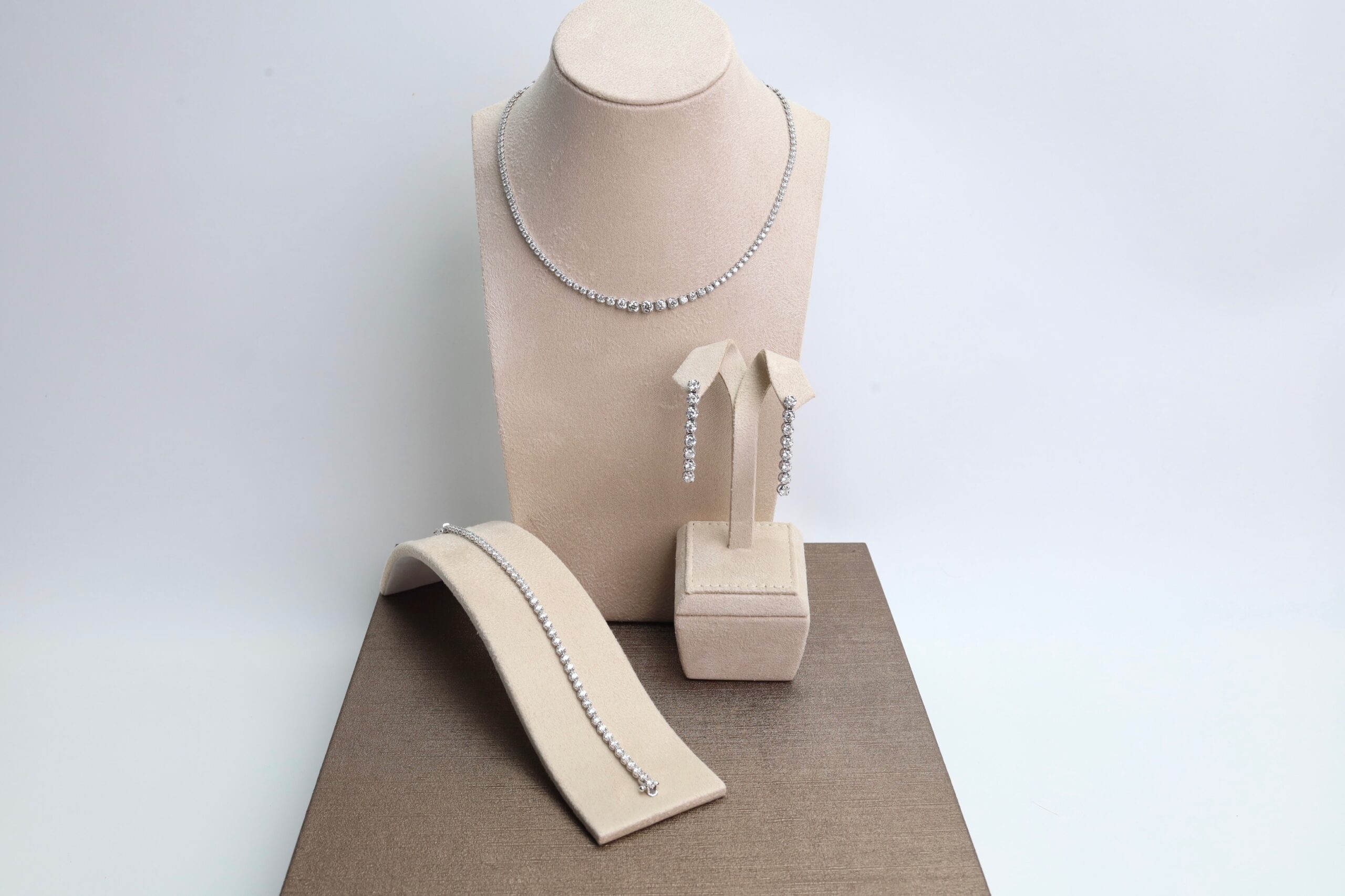 "Minimal Bride" Natural Diamond Wedding Jewelry Set in 18K White Gold - Image 4
