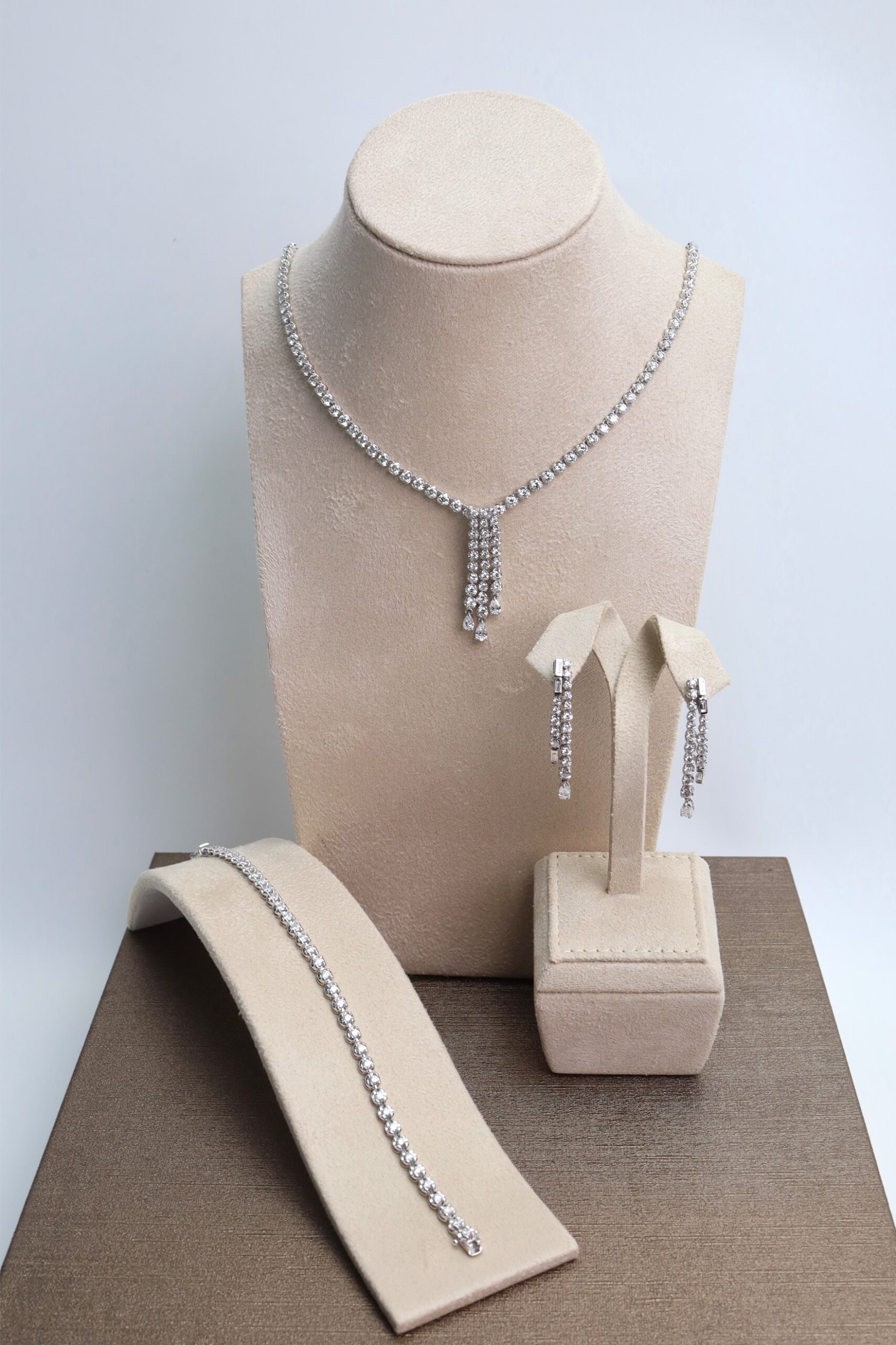 "Classic Bride" Natural Diamond Wedding Jewelry Set in 18K White Gold - Image 5
