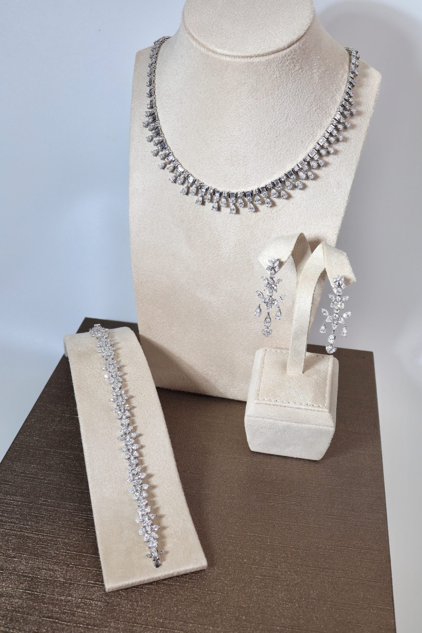 "Elegant Bride" Natural Diamond Wedding Jewelry Set in 18K White Gold - Image 5