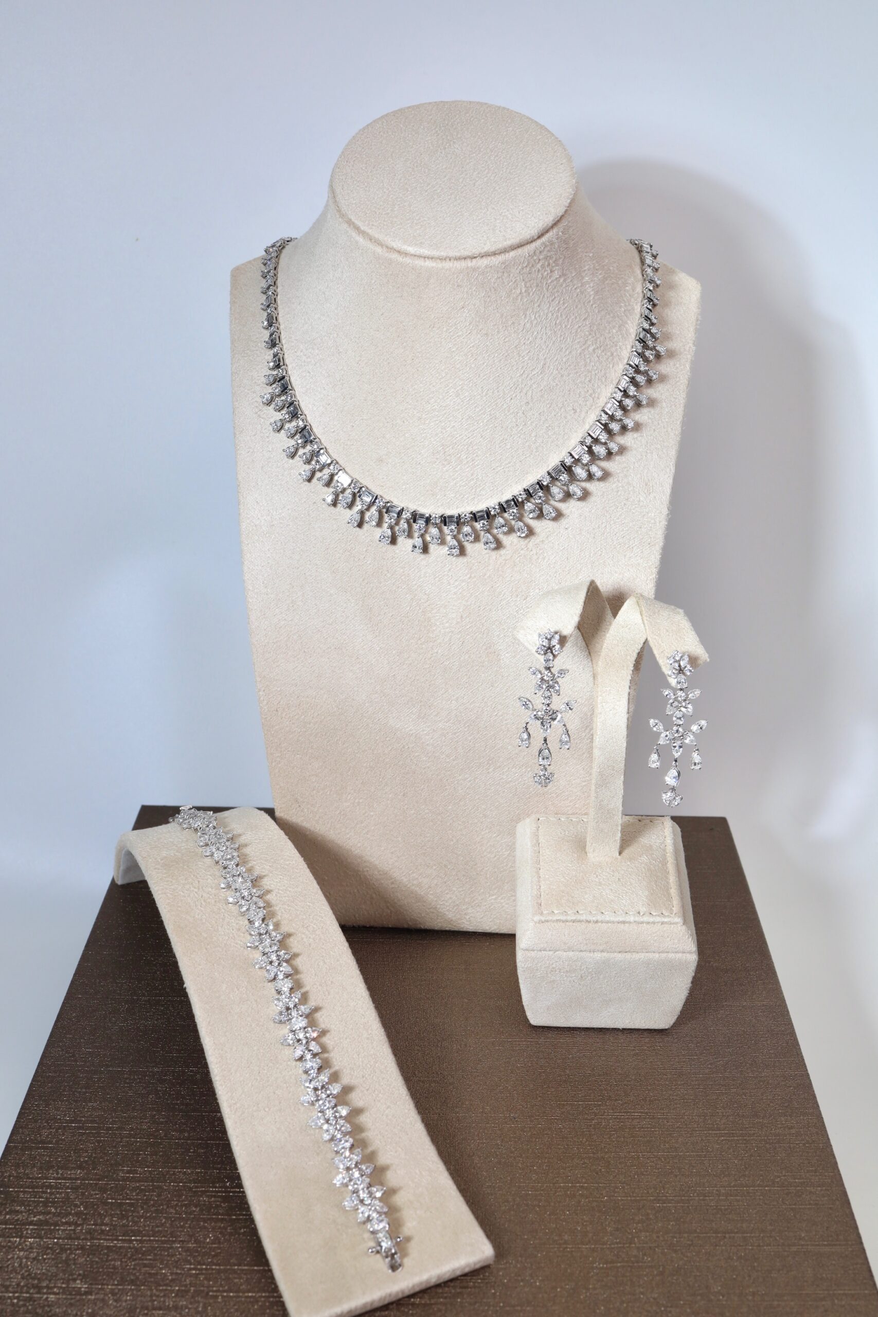 "Elegant Bride" Natural Diamond Wedding Jewelry Set in 18K White Gold - Image 6