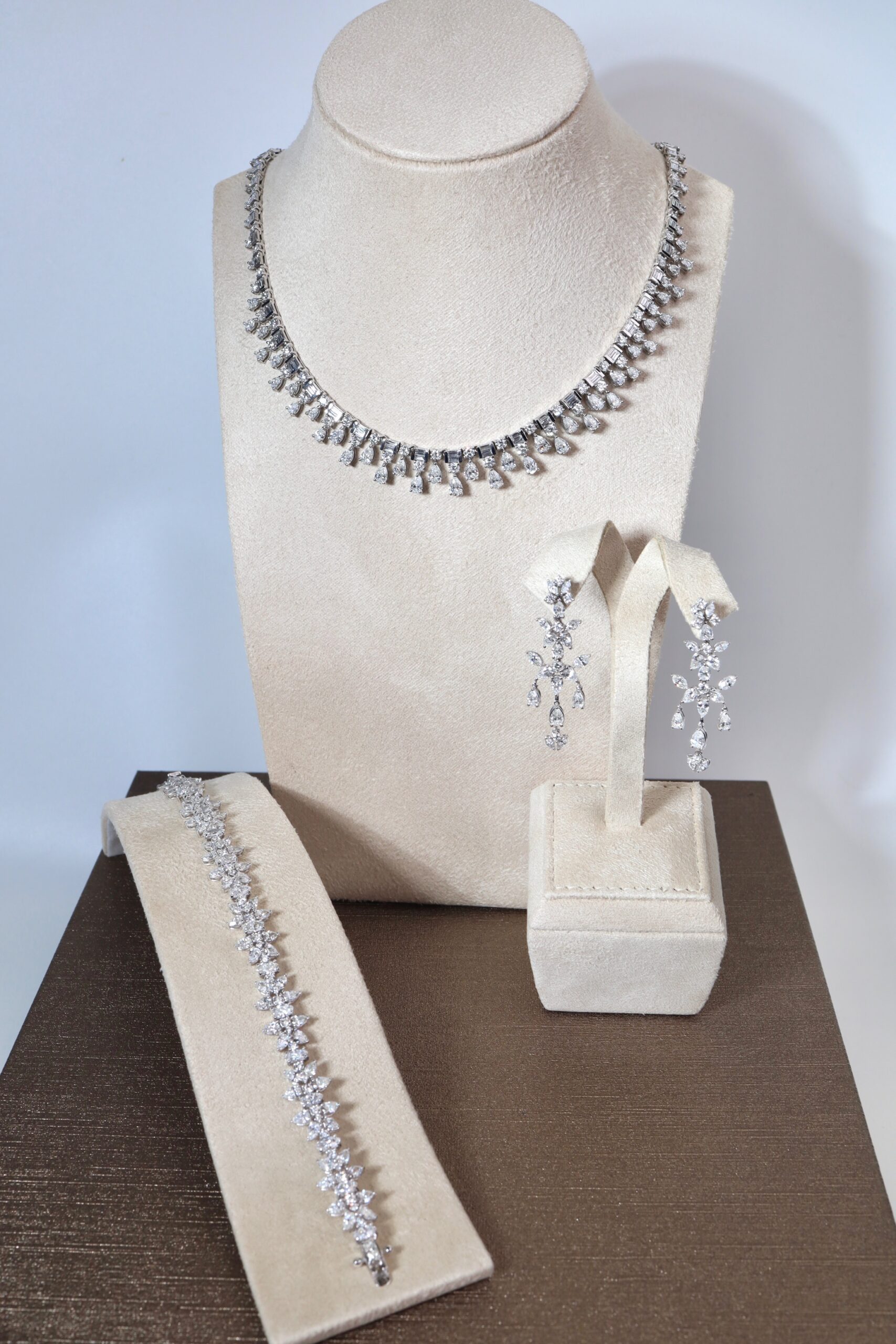 "Elegant Bride" Natural Diamond Wedding Jewelry Set in 18K White Gold - Image 2