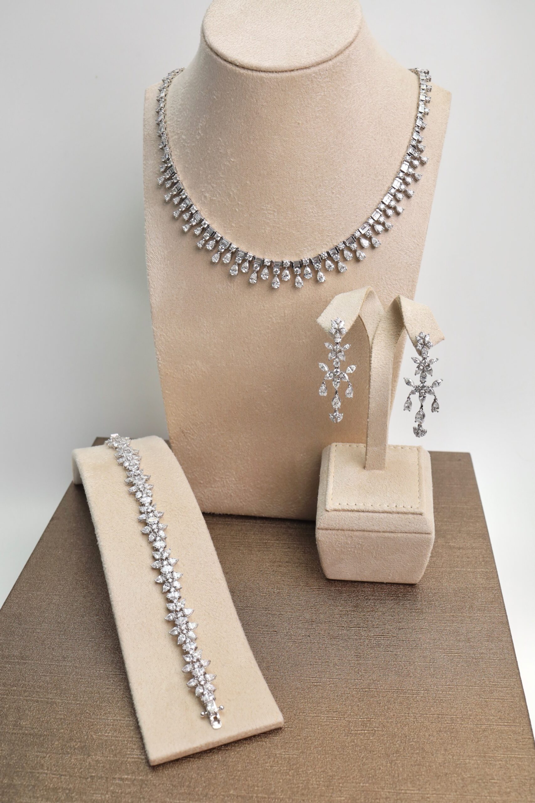 "Elegant Bride" Natural Diamond Wedding Jewelry Set in 18K White Gold - Image 8