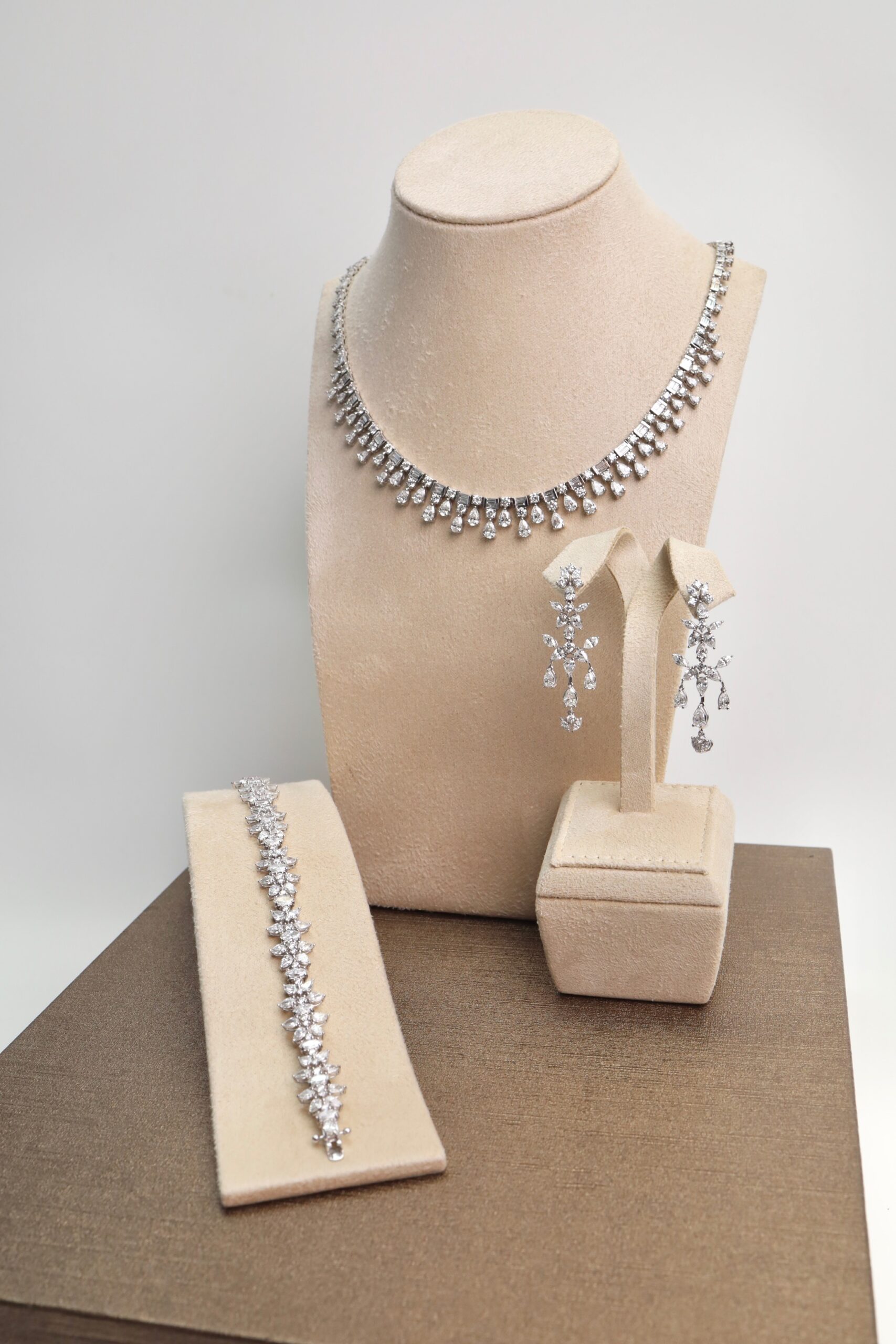 "Elegant Bride" Natural Diamond Wedding Jewelry Set in 18K White Gold - Image 9