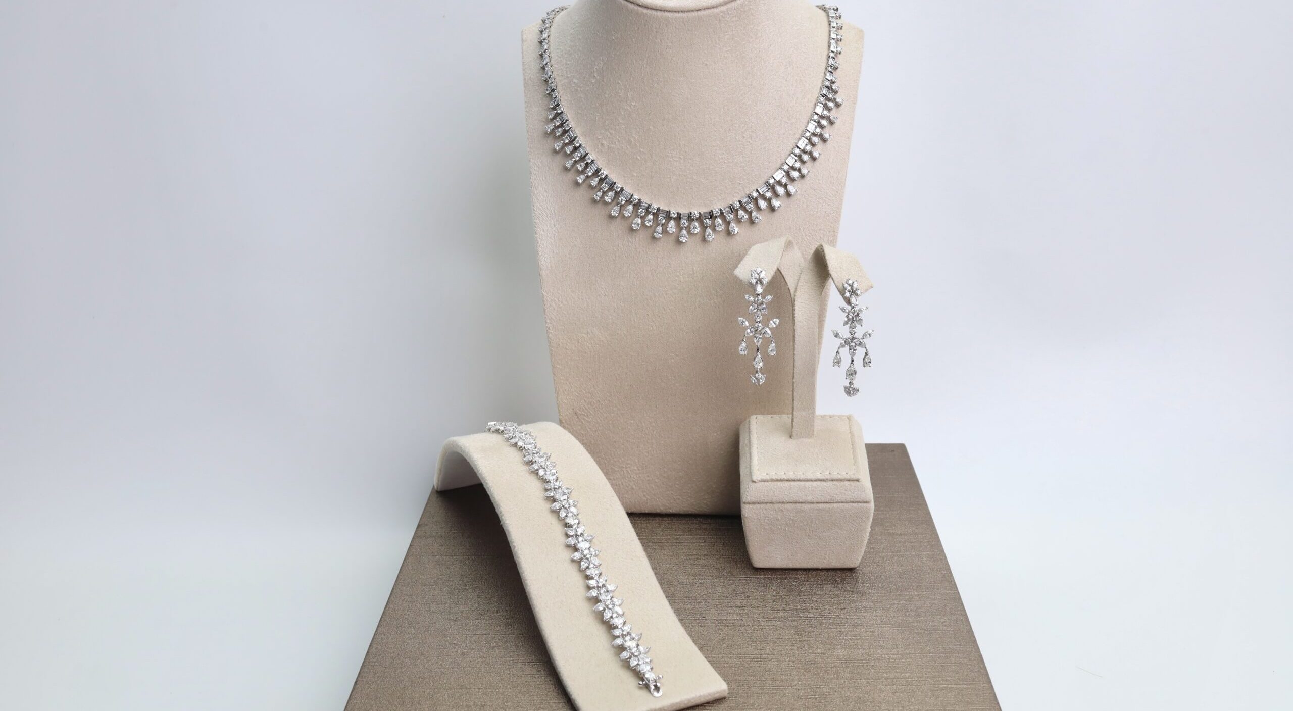"Elegant Bride" Natural Diamond Wedding Jewelry Set in 18K White Gold