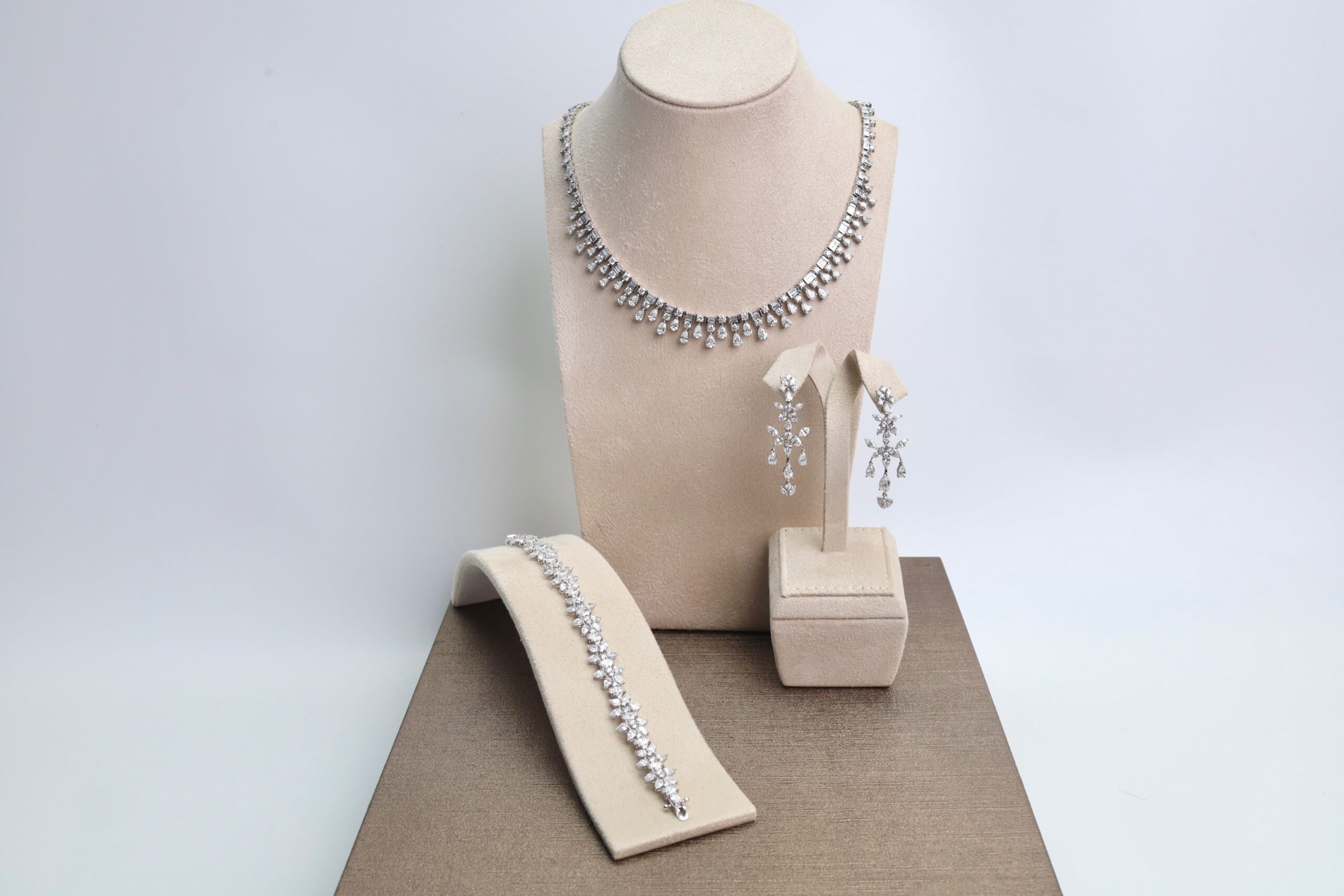 "Elegant Bride" Natural Diamond Wedding Jewelry Set in 18K White Gold - Image 10