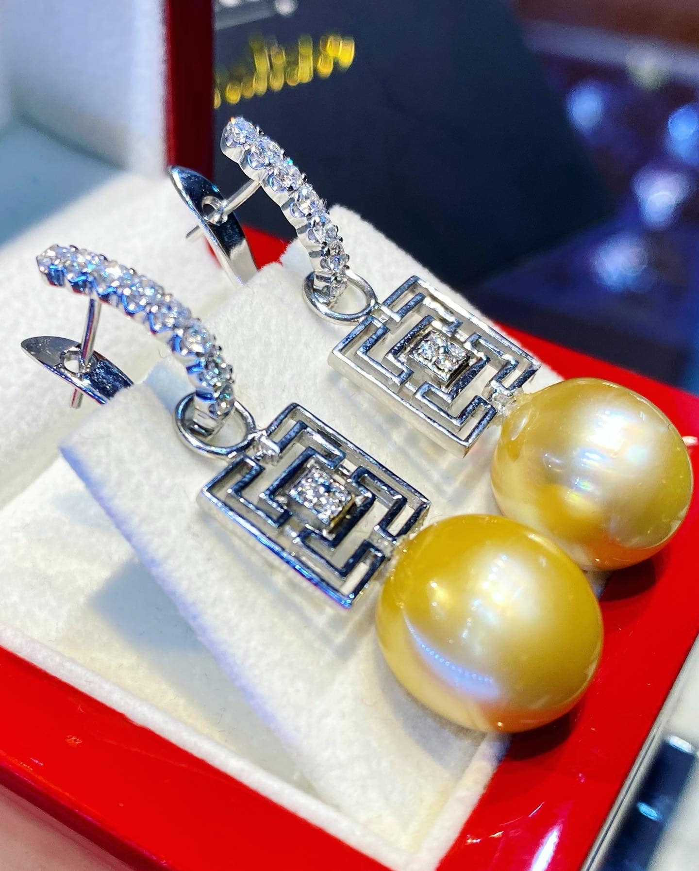 UNIQUE! 14mm Golden South Sea Pearl & Diamond 18K White Gold Detachable Earrings - Image 4