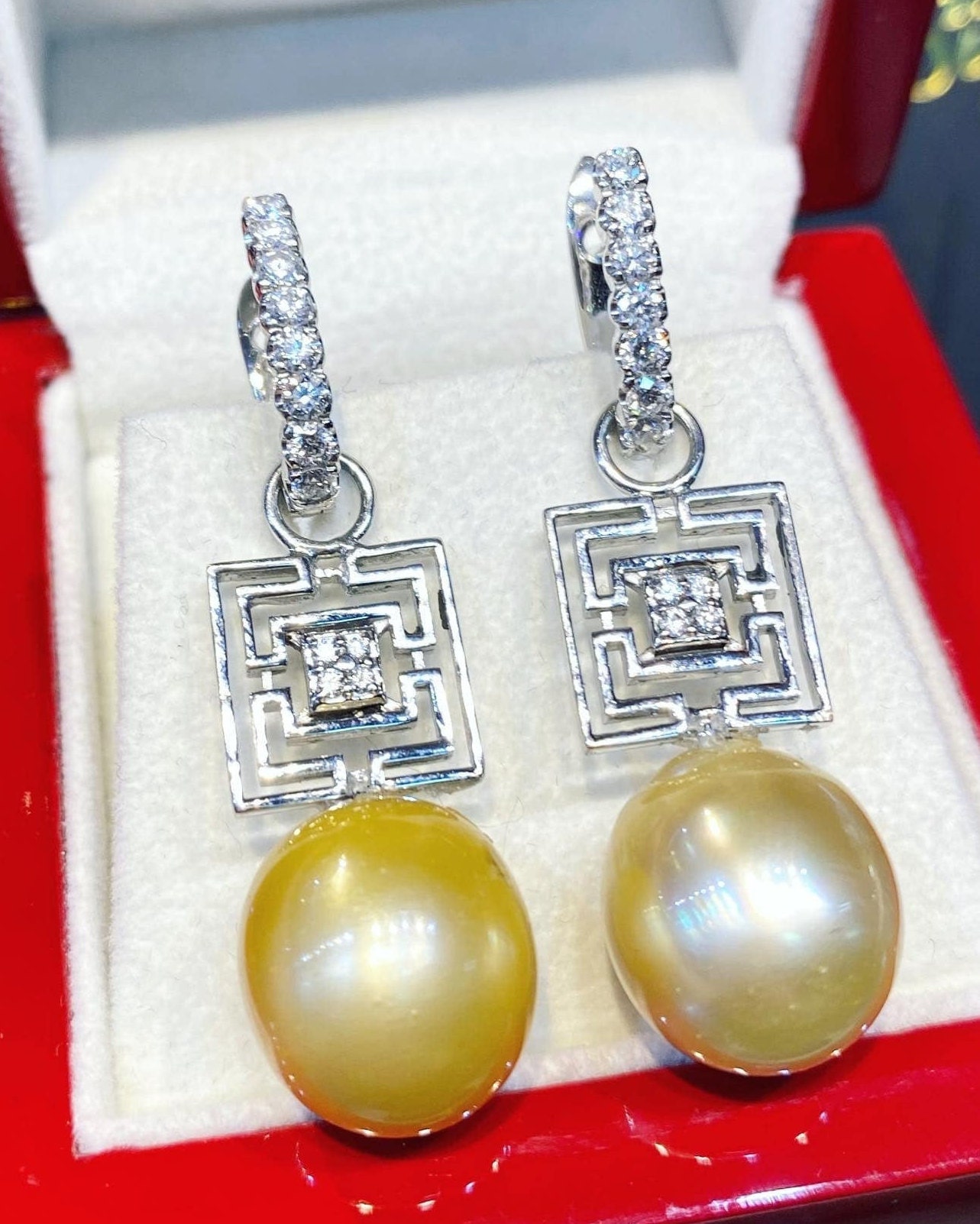 UNIQUE! 14mm Golden South Sea Pearl & Diamond 18K White Gold Detachable Earrings - Image 7