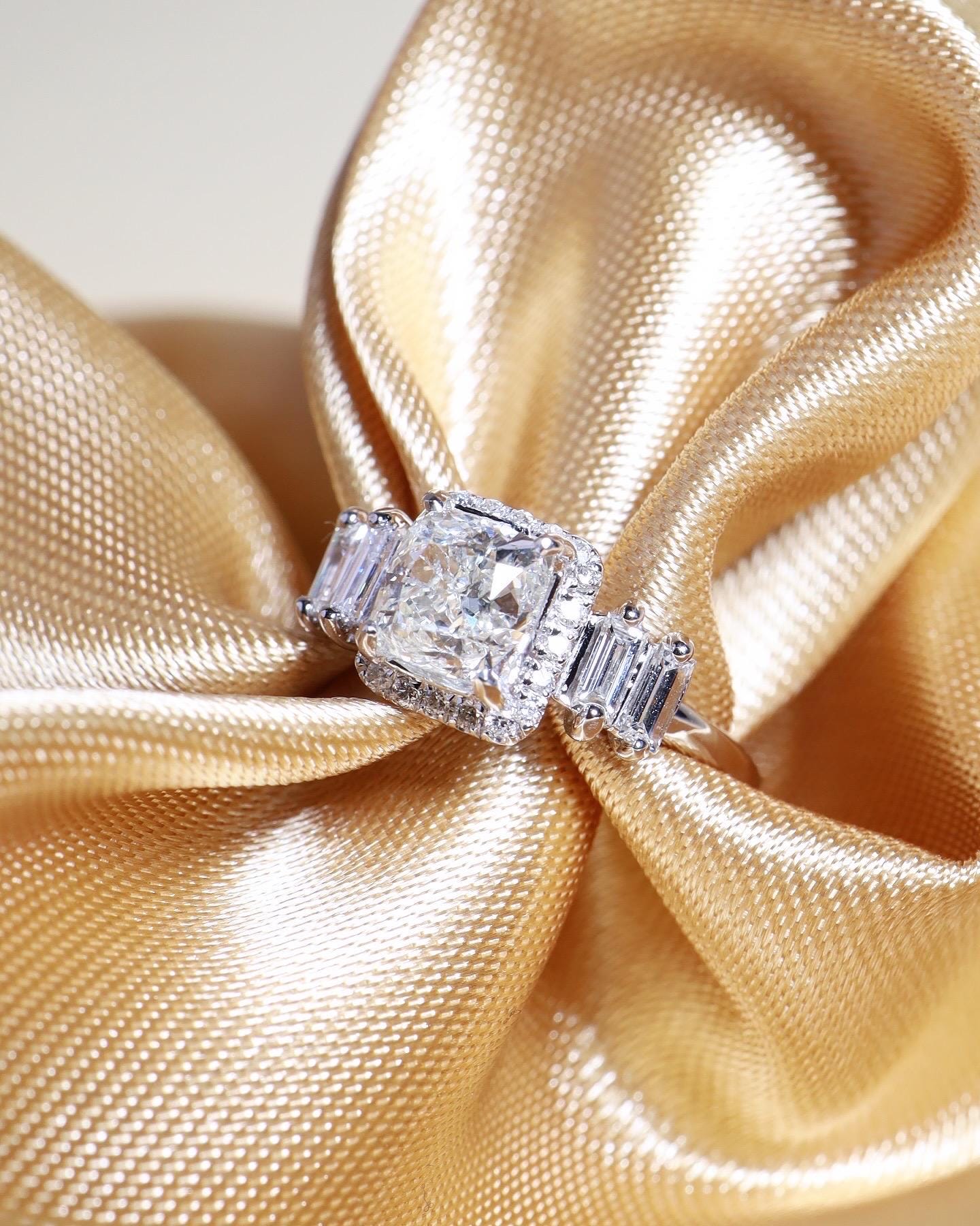 GIA! Cushion Diamond VS Diamonds in 18K Solid Baguette White Gold Ring - Image 3
