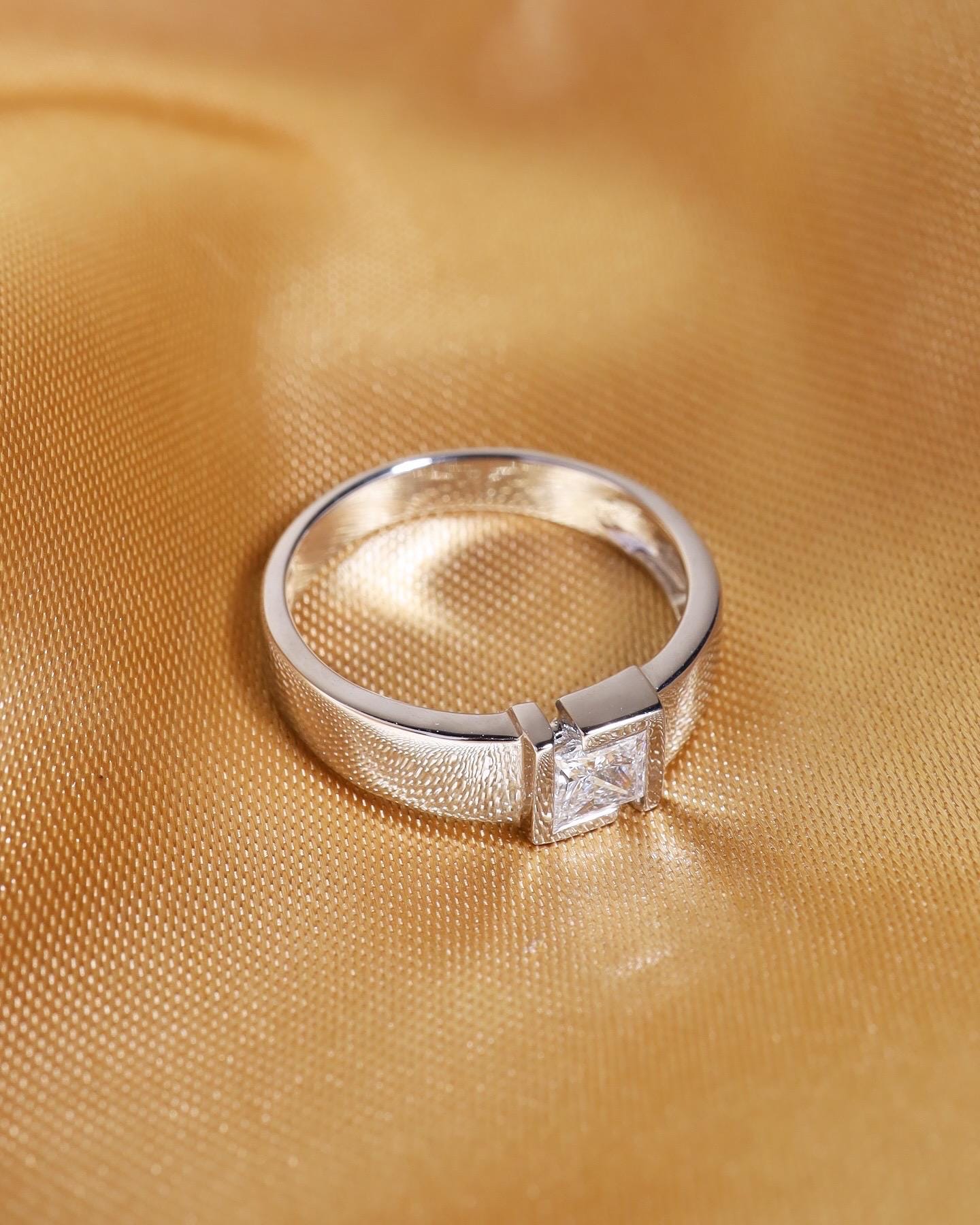 GIA! 0.40TCW Princess Cut D/VS2 Diamond in 18K Solid White Gold Ring Mens - Image 5