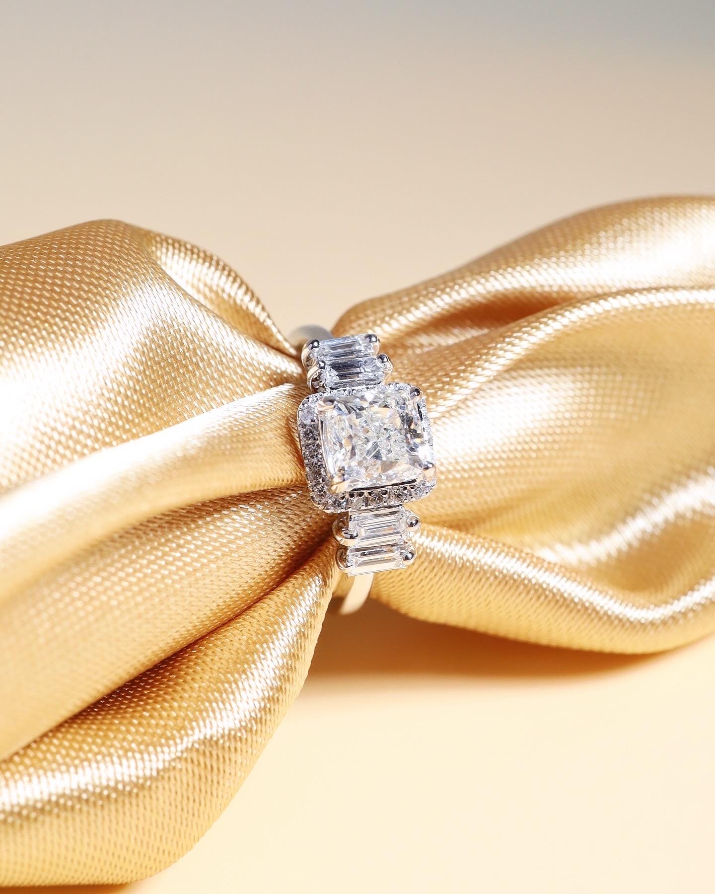 GIA! Cushion Diamond VS Diamonds in 18K Solid Baguette White Gold Ring - Image 5