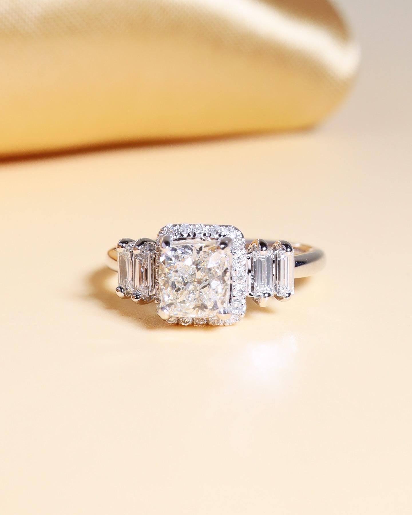 GIA! Cushion Diamond VS Diamonds in 18K Solid Baguette White Gold Ring - Image 6