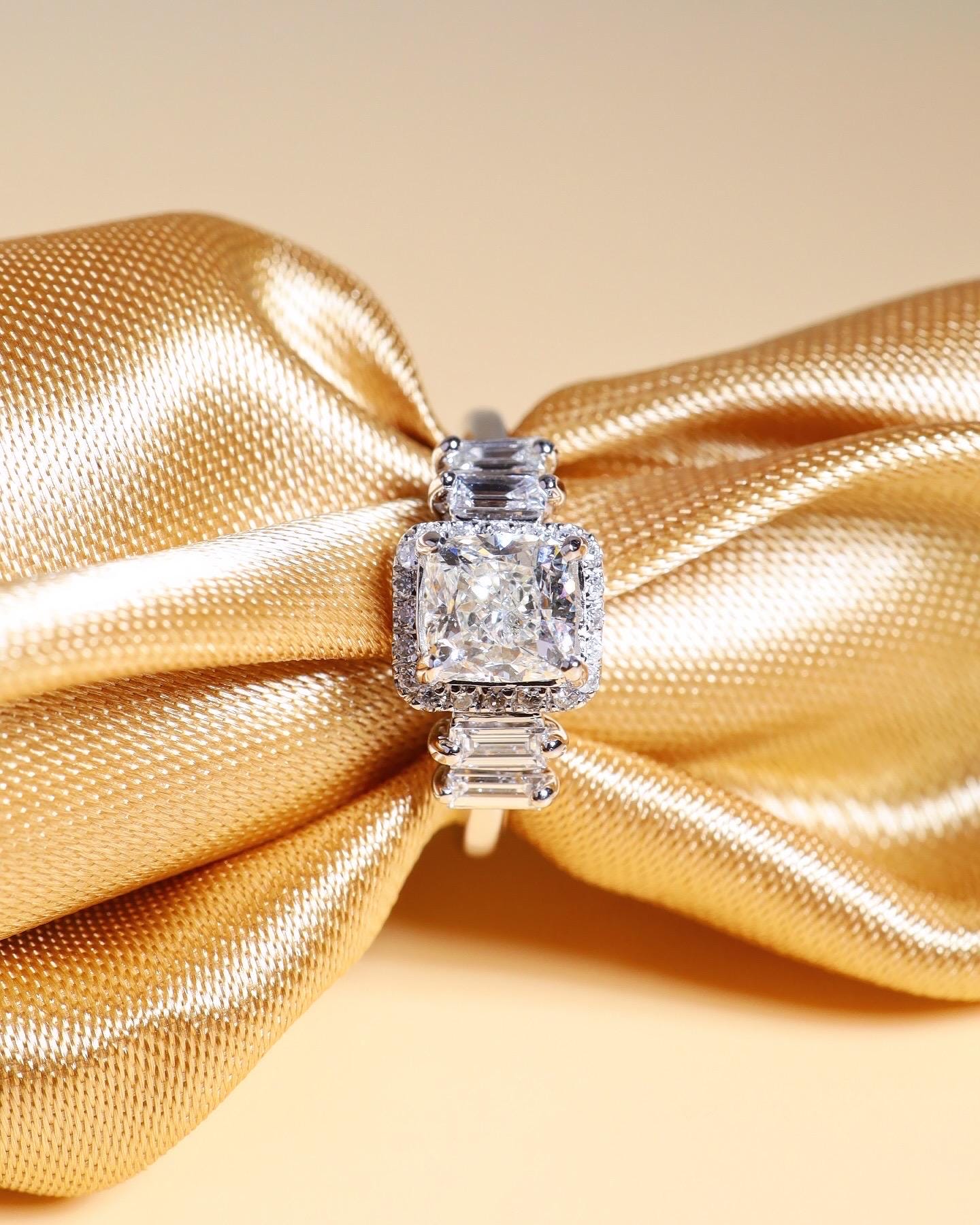 GIA! Cushion Diamond VS Diamonds in 18K Solid Baguette White Gold Ring - Image 9