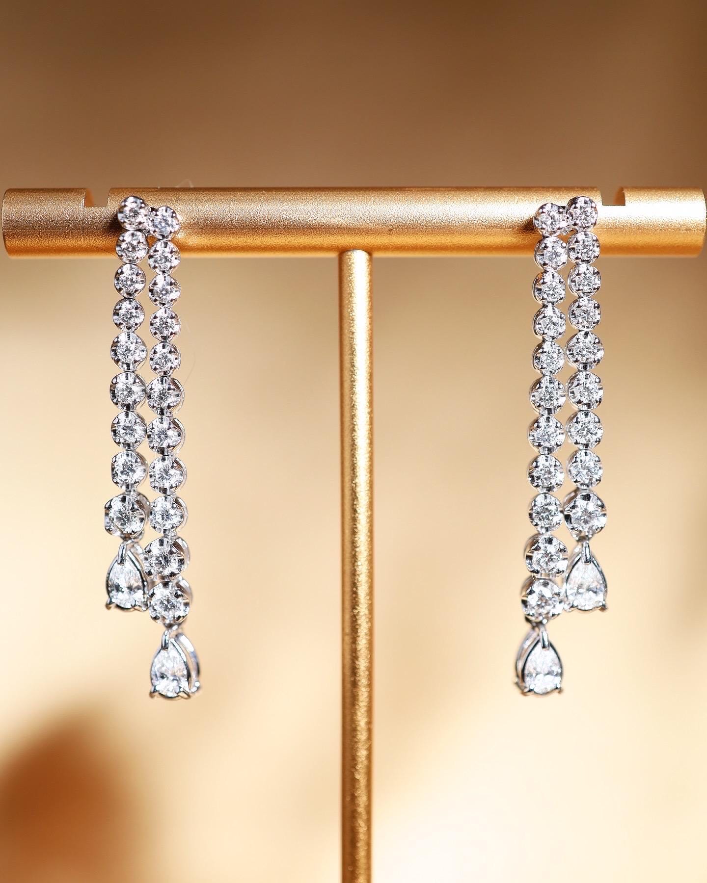 2.37TCW Round Brilliant Diamond Natural 18K Solid White Gold Dangling Earrings - Image 3
