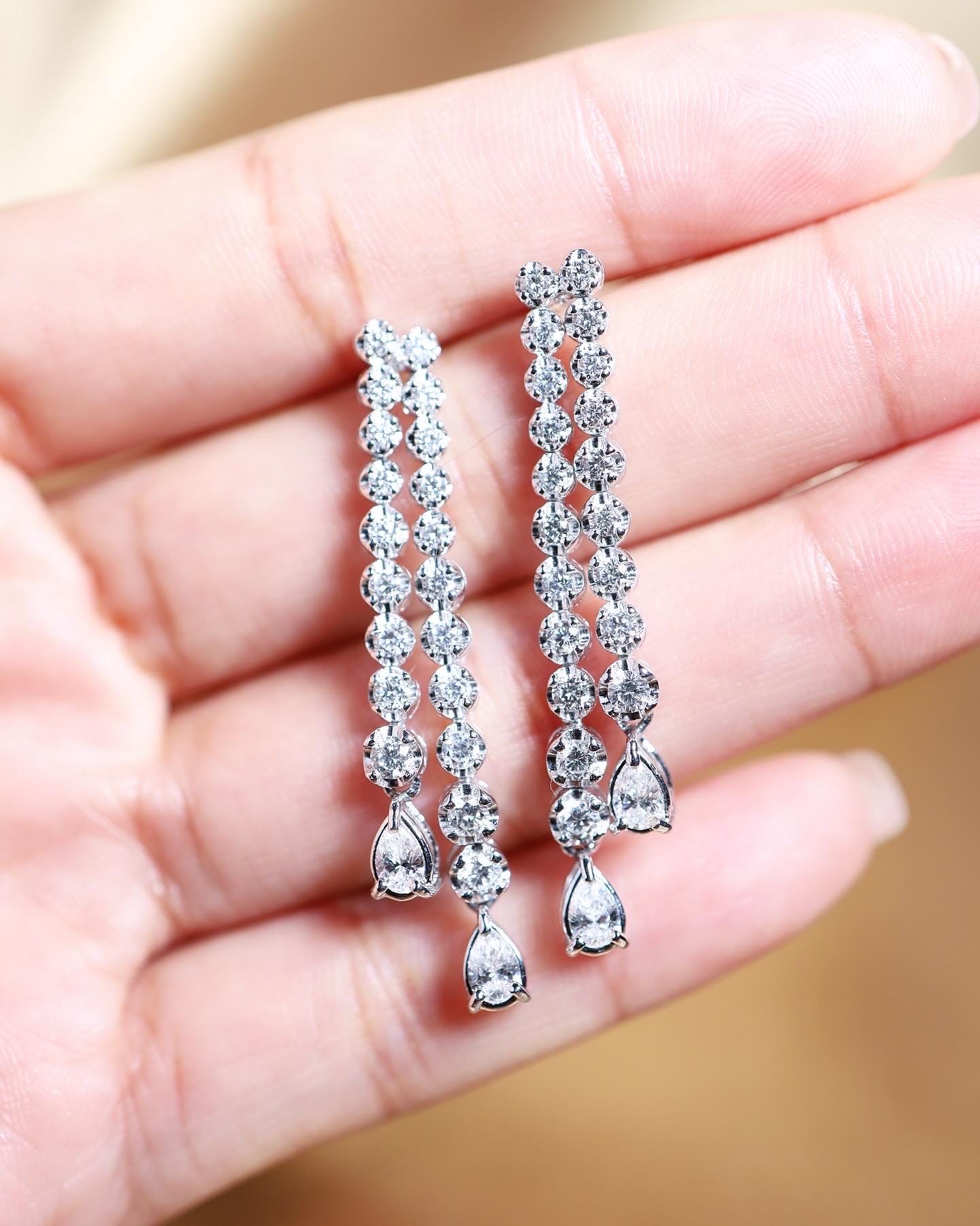 2.37TCW Round Brilliant Diamond Natural 18K Solid White Gold Dangling Earrings - Image 7