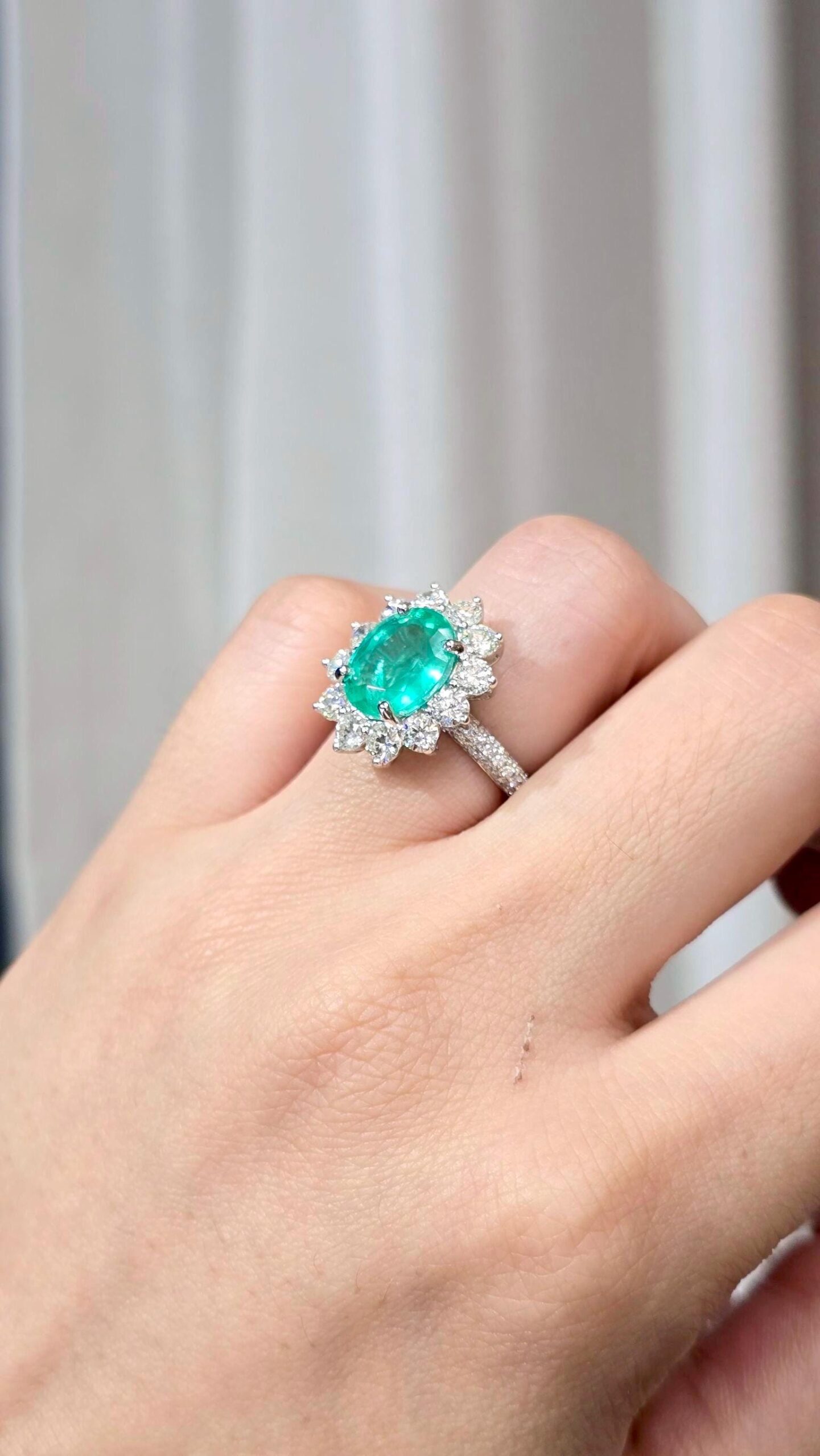 WOW! 5.29TCW Natural Emerald & Diamonds in 18K Solid White Gold Ring - Image 2