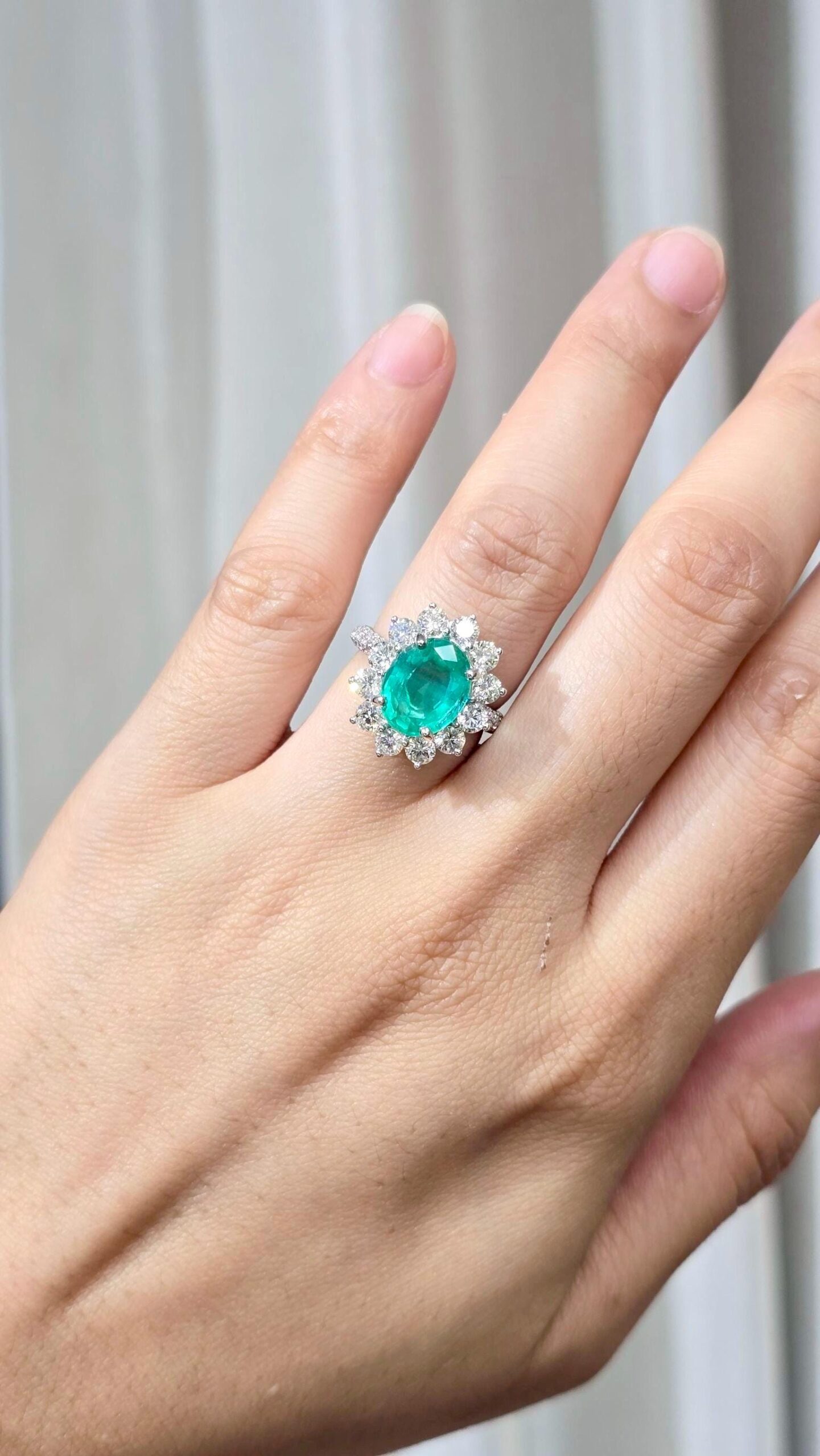 WOW! 5.29TCW Natural Emerald & Diamonds in 18K Solid White Gold Ring - Image 4