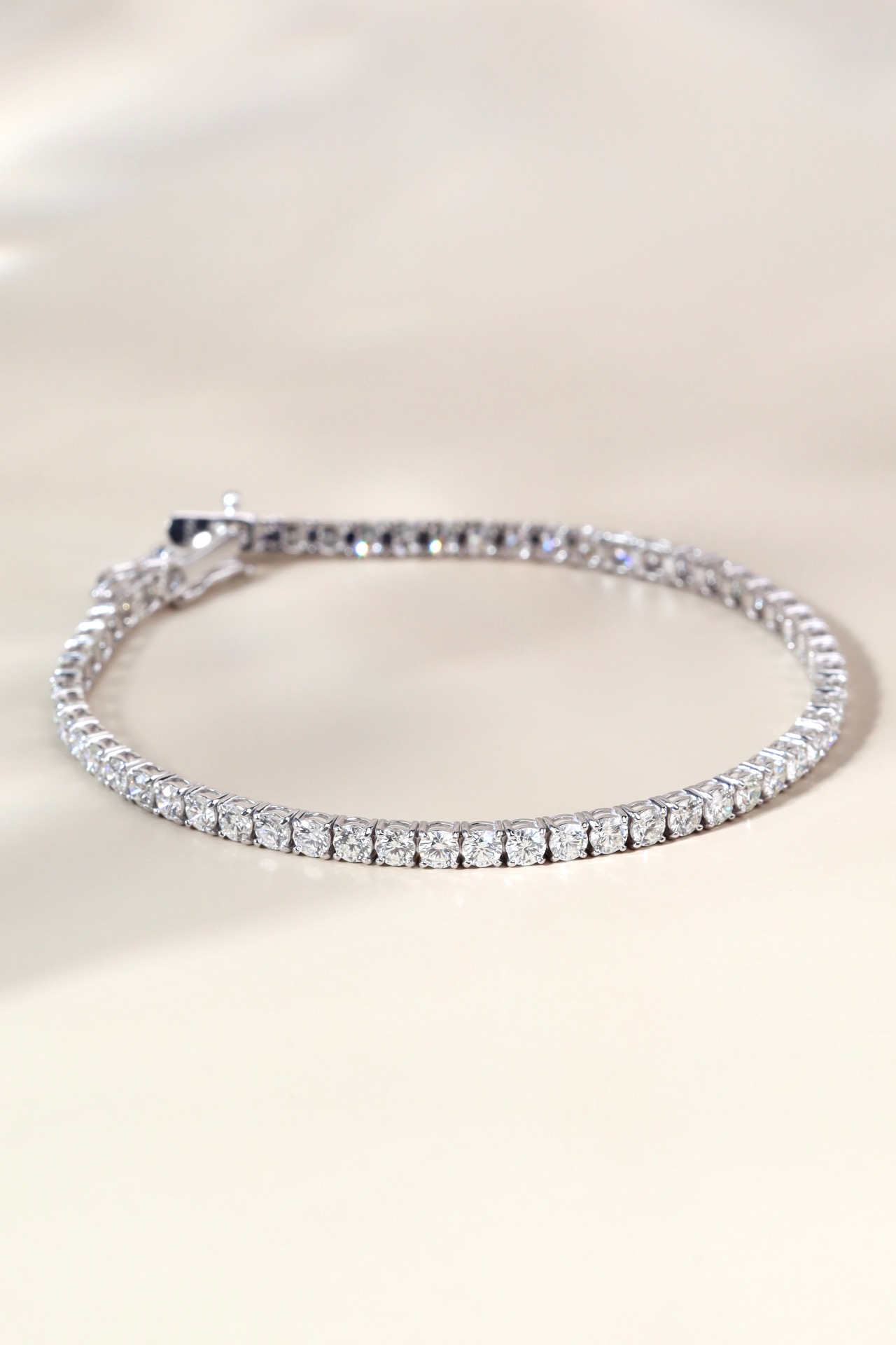 5.35 Carat Round Diamond Tennis Bracelet in 18K White Gold - Image 4