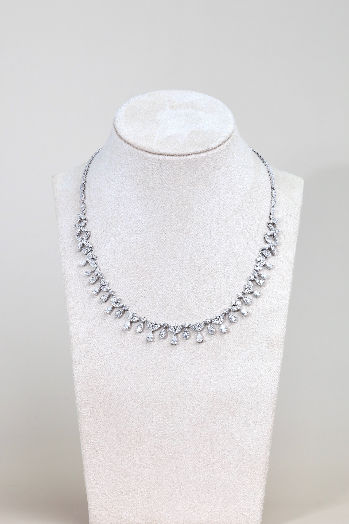 10.54 Carat Fancy Diamond Necklace in 18K White Gold - Image 2