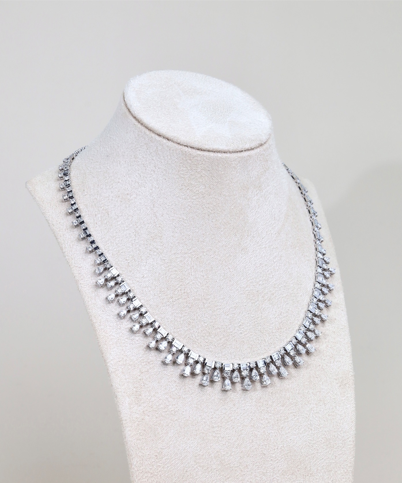 21.41 Carat Fancy Diamond Necklace in 18K White Gold - Image 2