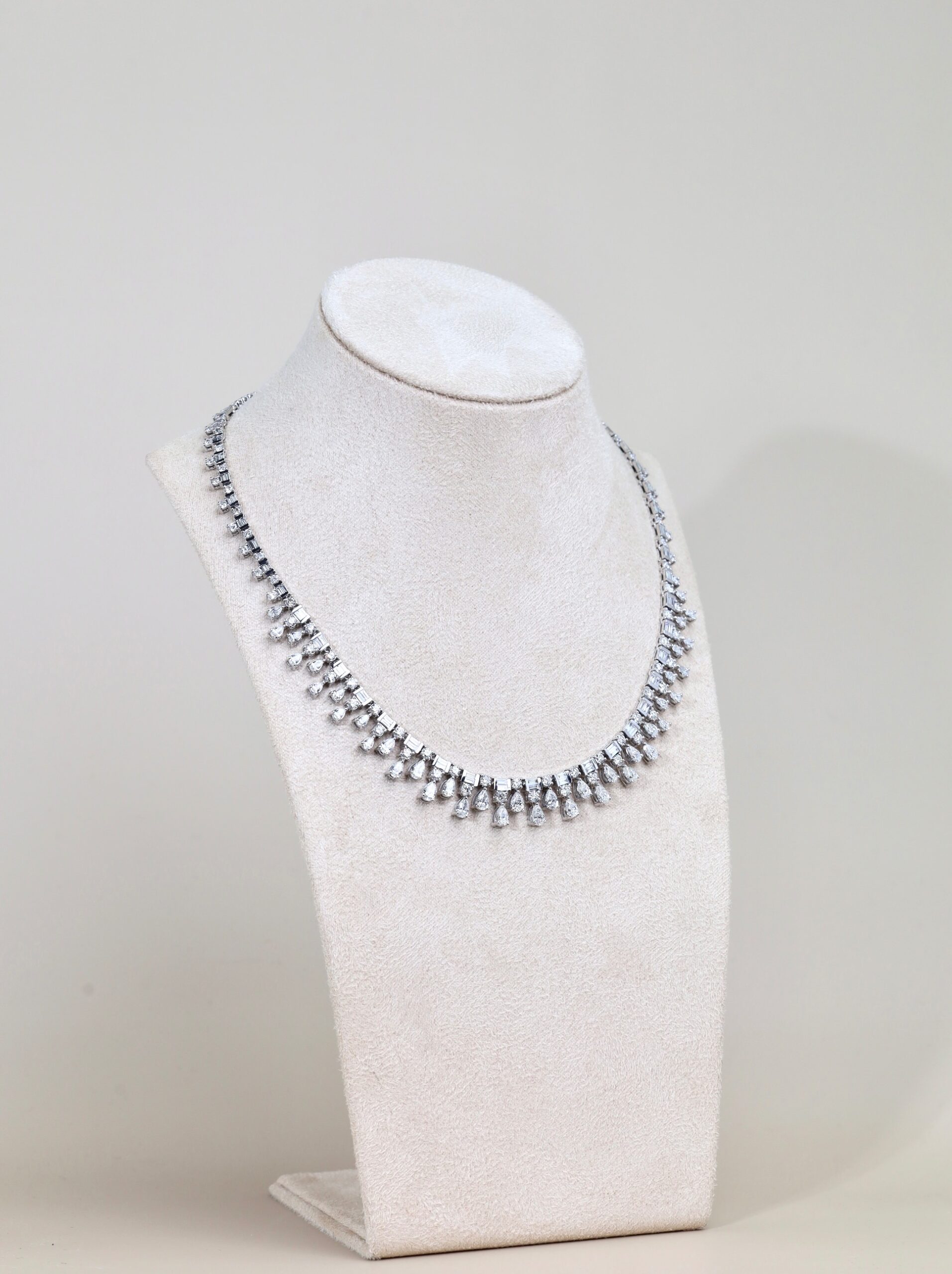 21.41 Carat Fancy Diamond Necklace in 18K White Gold - Image 5