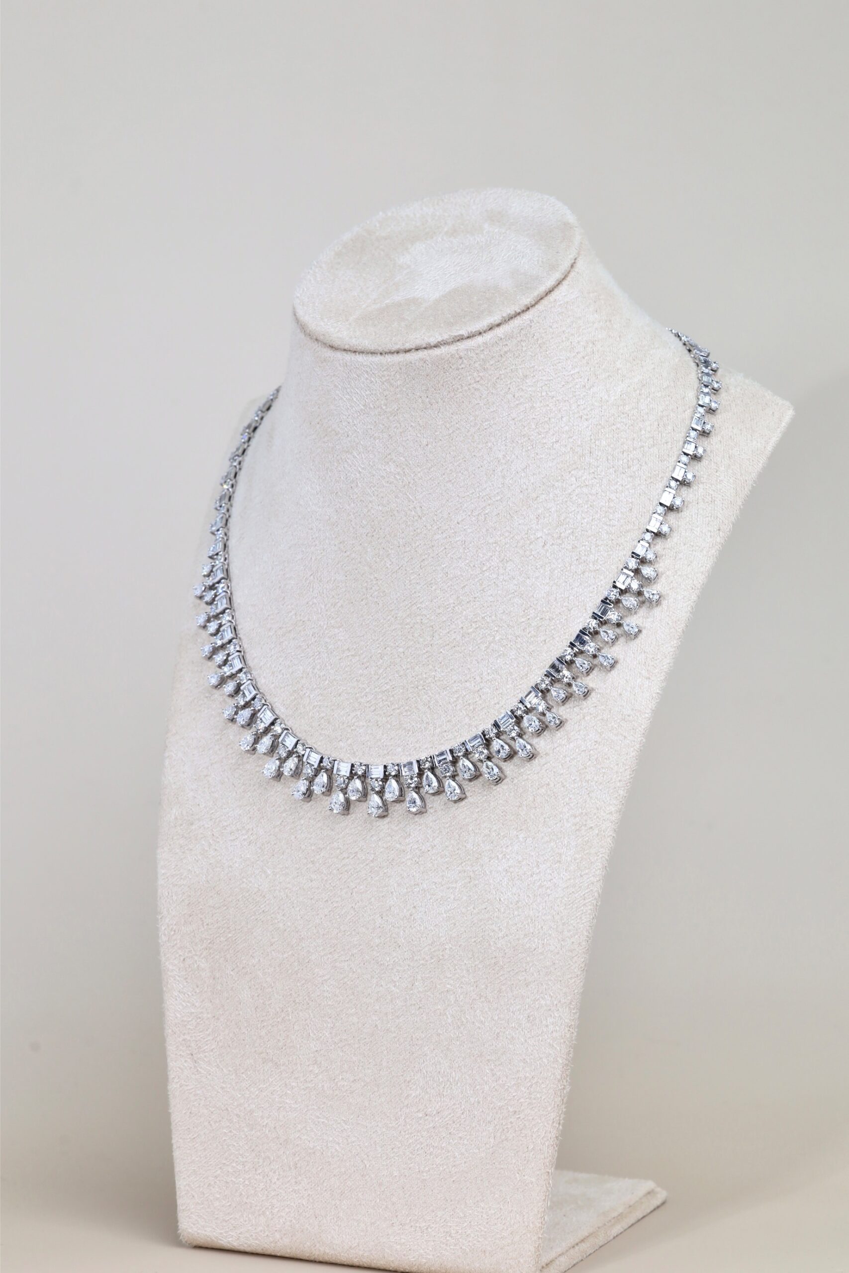 21.41 Carat Fancy Diamond Necklace in 18K White Gold - Image 7