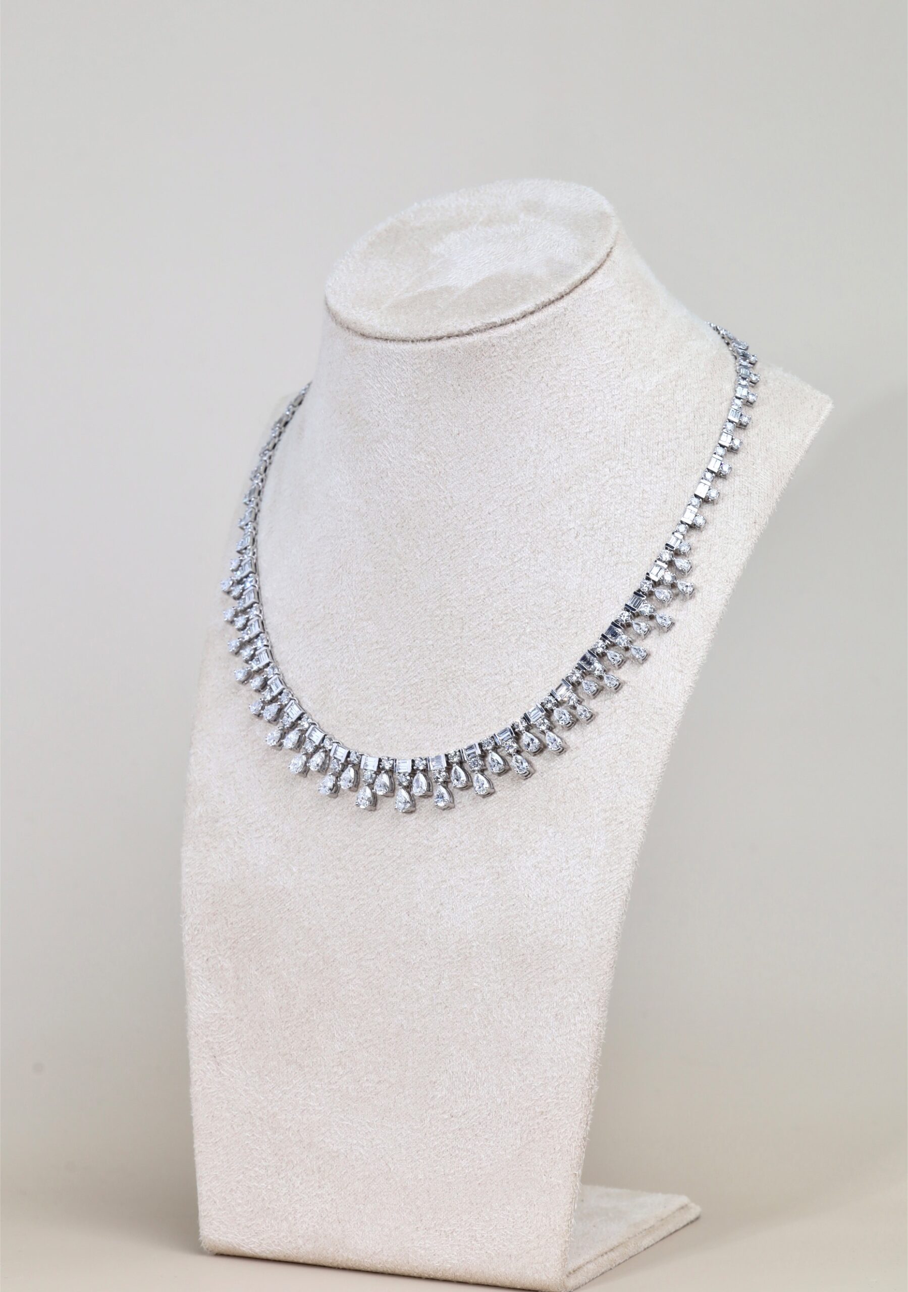 21.41 Carat Fancy Diamond Necklace in 18K White Gold - Image 8