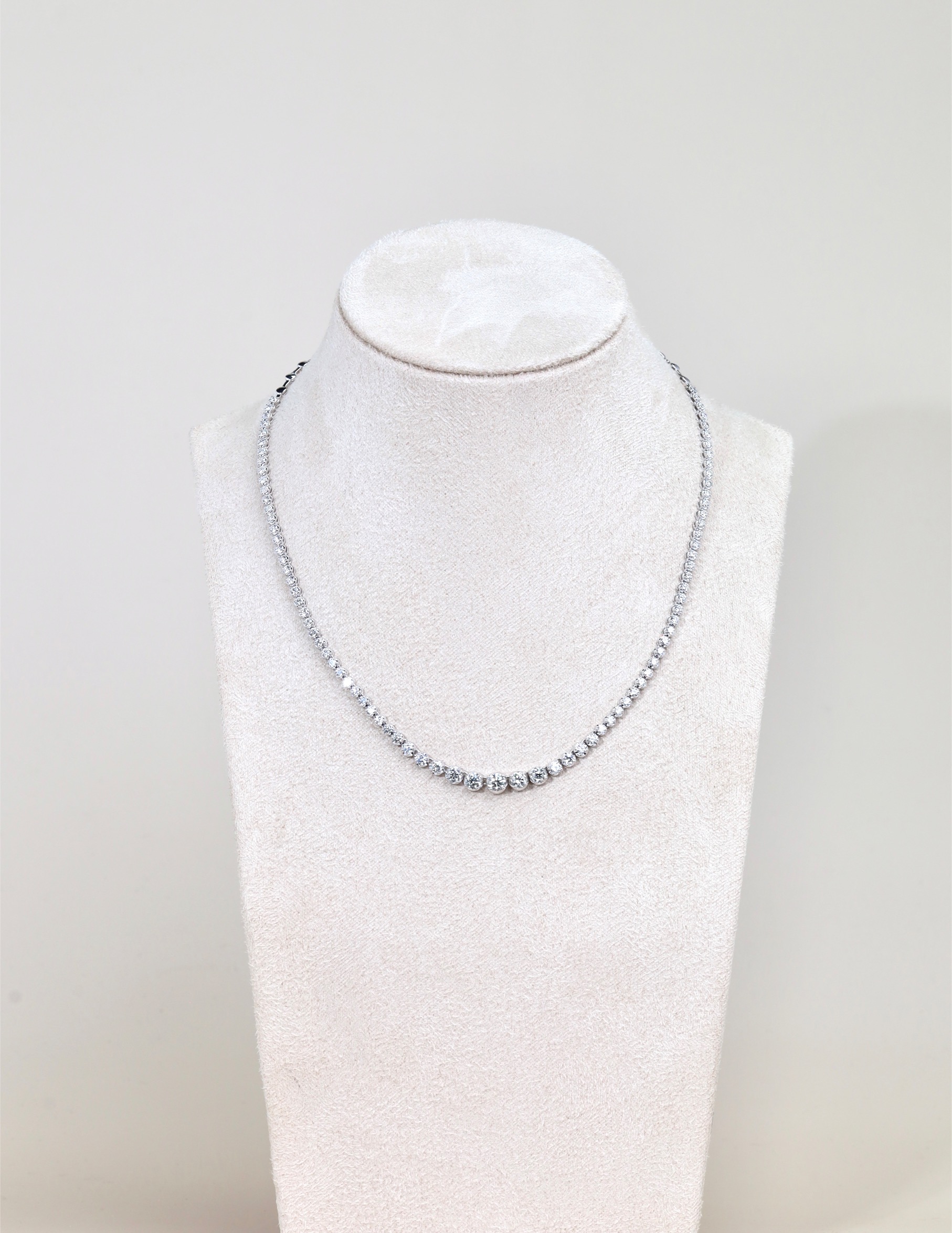 6.16 Carat Semi-Eternity Diamond Necklace in 18K White Gold - Image 3