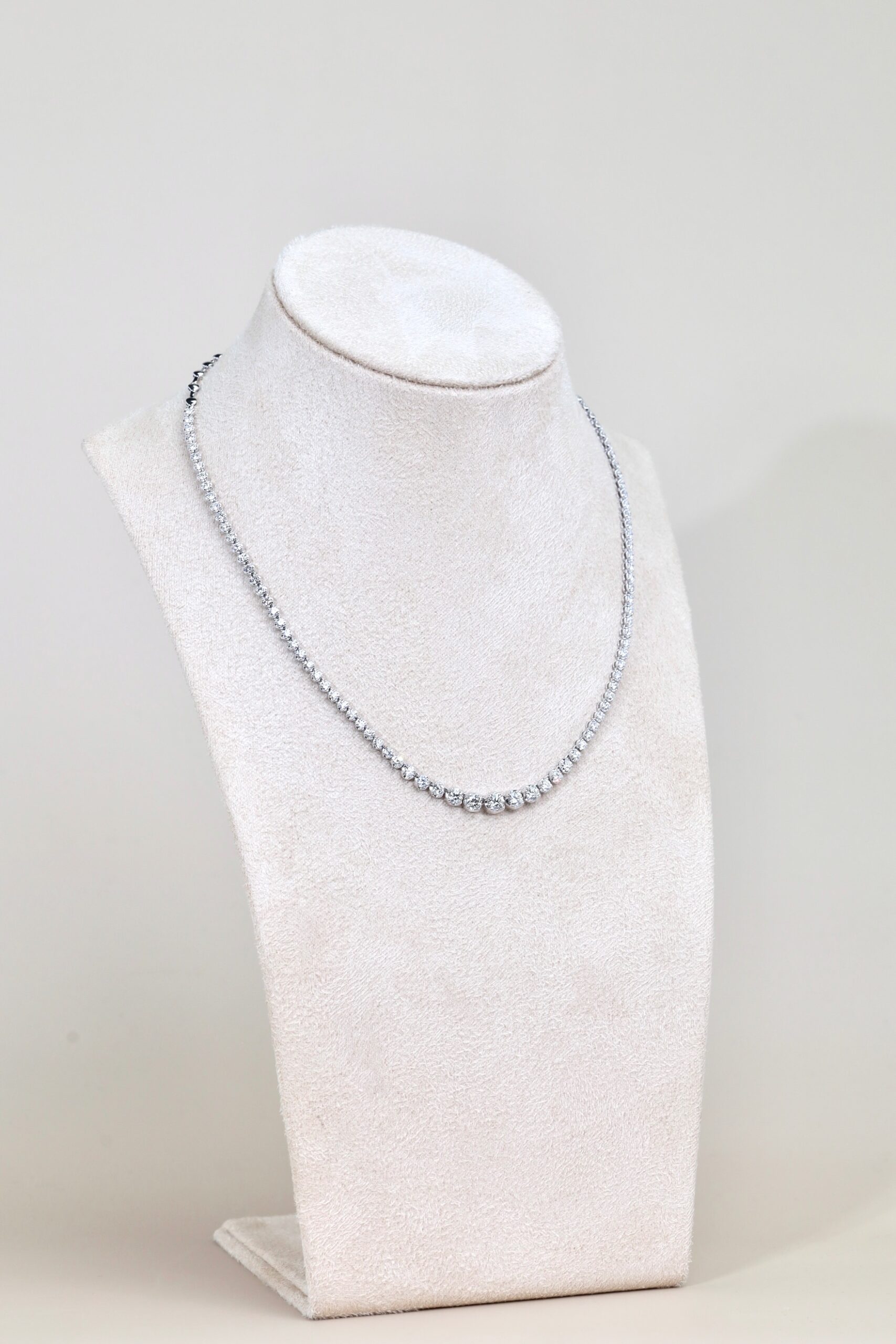 6.16 Carat Semi-Eternity Diamond Necklace in 18K White Gold - Image 6