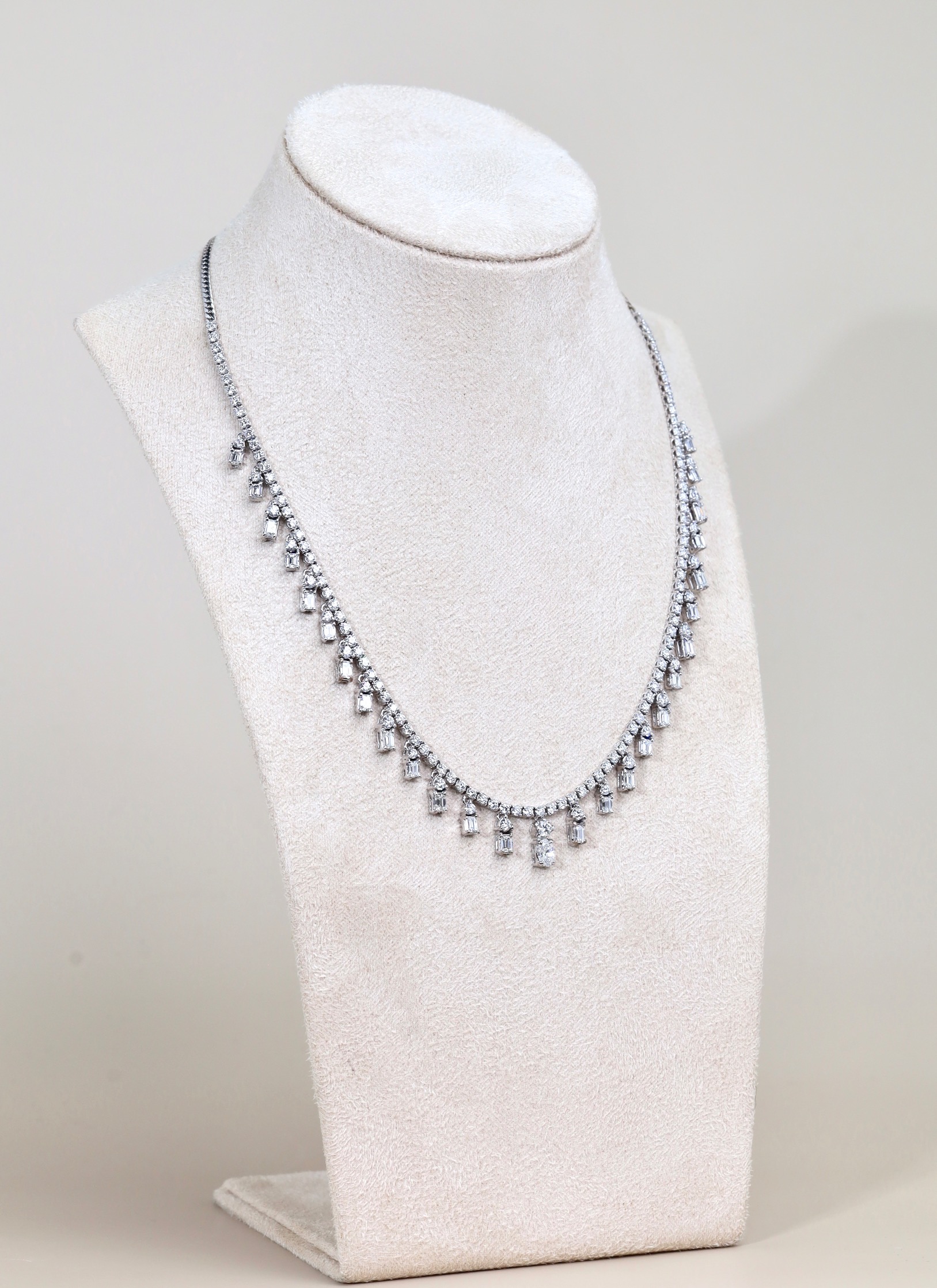 11.47 Carat Mixed-Shape Diamond Necklace in 18K White Gold - Image 5