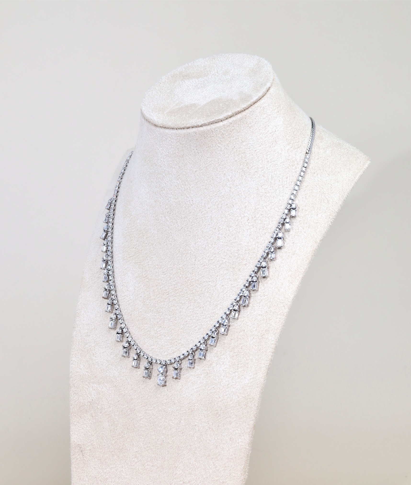 11.47 Carat Mixed-Shape Diamond Necklace in 18K White Gold - Image 4