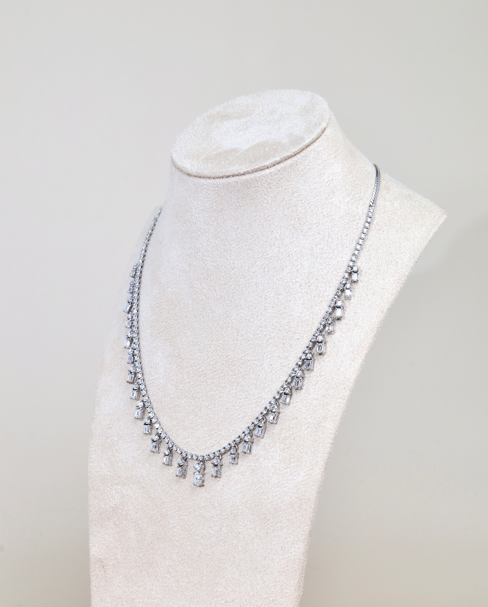 11.47 Carat Mixed-Shape Diamond Necklace in 18K White Gold - Image 3