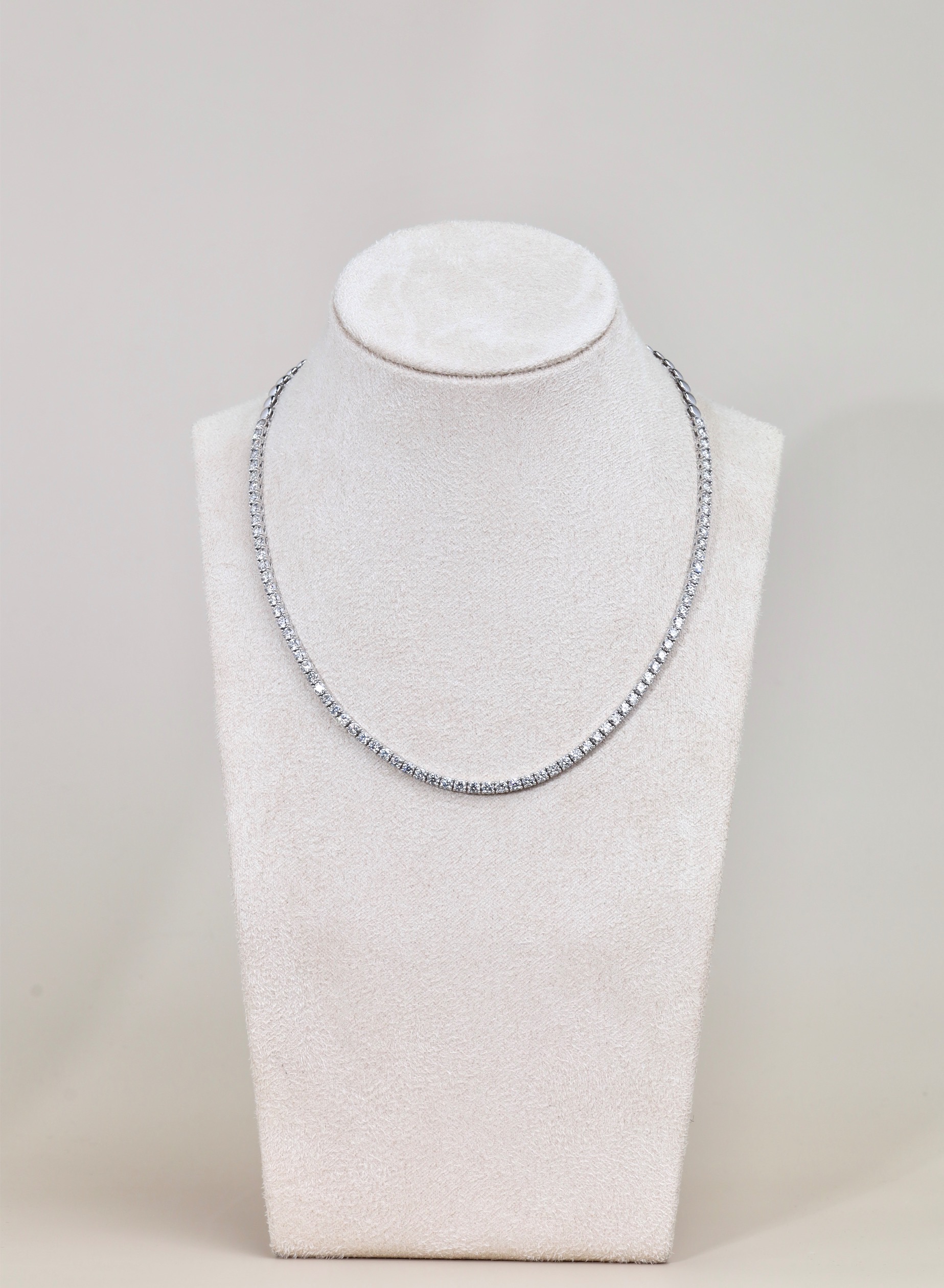 8.10 Carat Semi-Eternity Diamond Necklace in 18K White Gold - Image 3