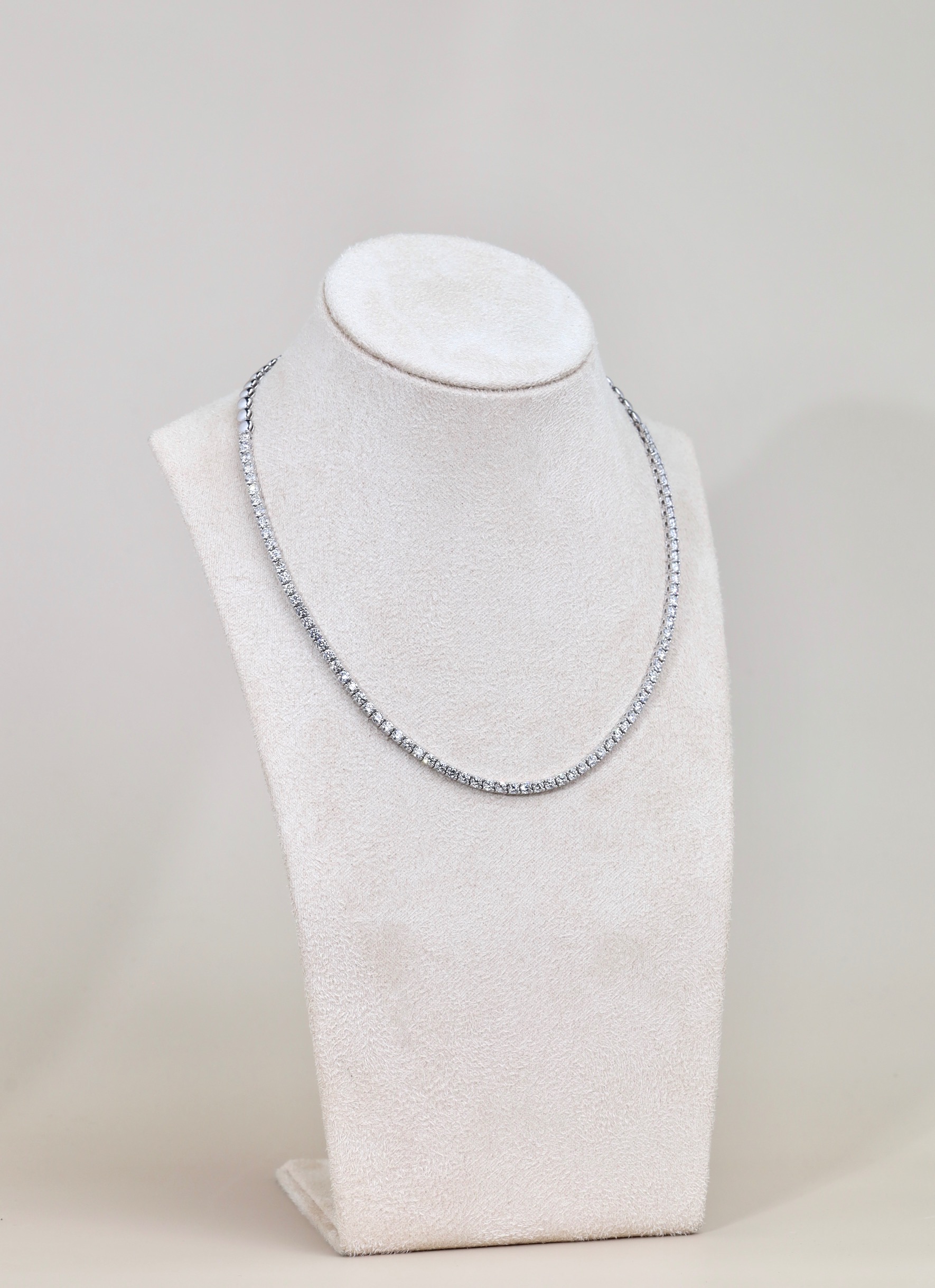 8.10 Carat Semi-Eternity Diamond Necklace in 18K White Gold - Image 6
