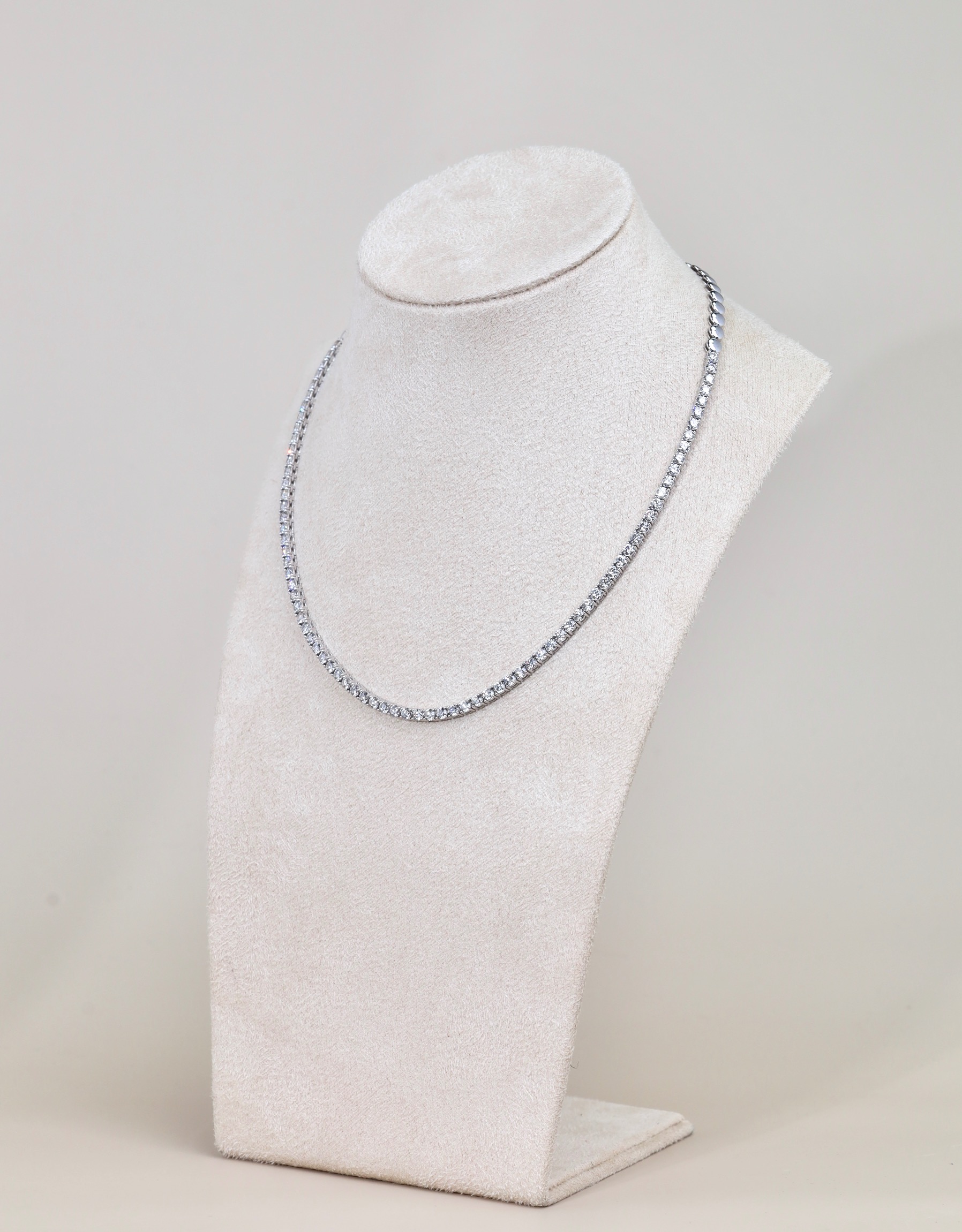 8.10 Carat Semi-Eternity Diamond Necklace in 18K White Gold - Image 8
