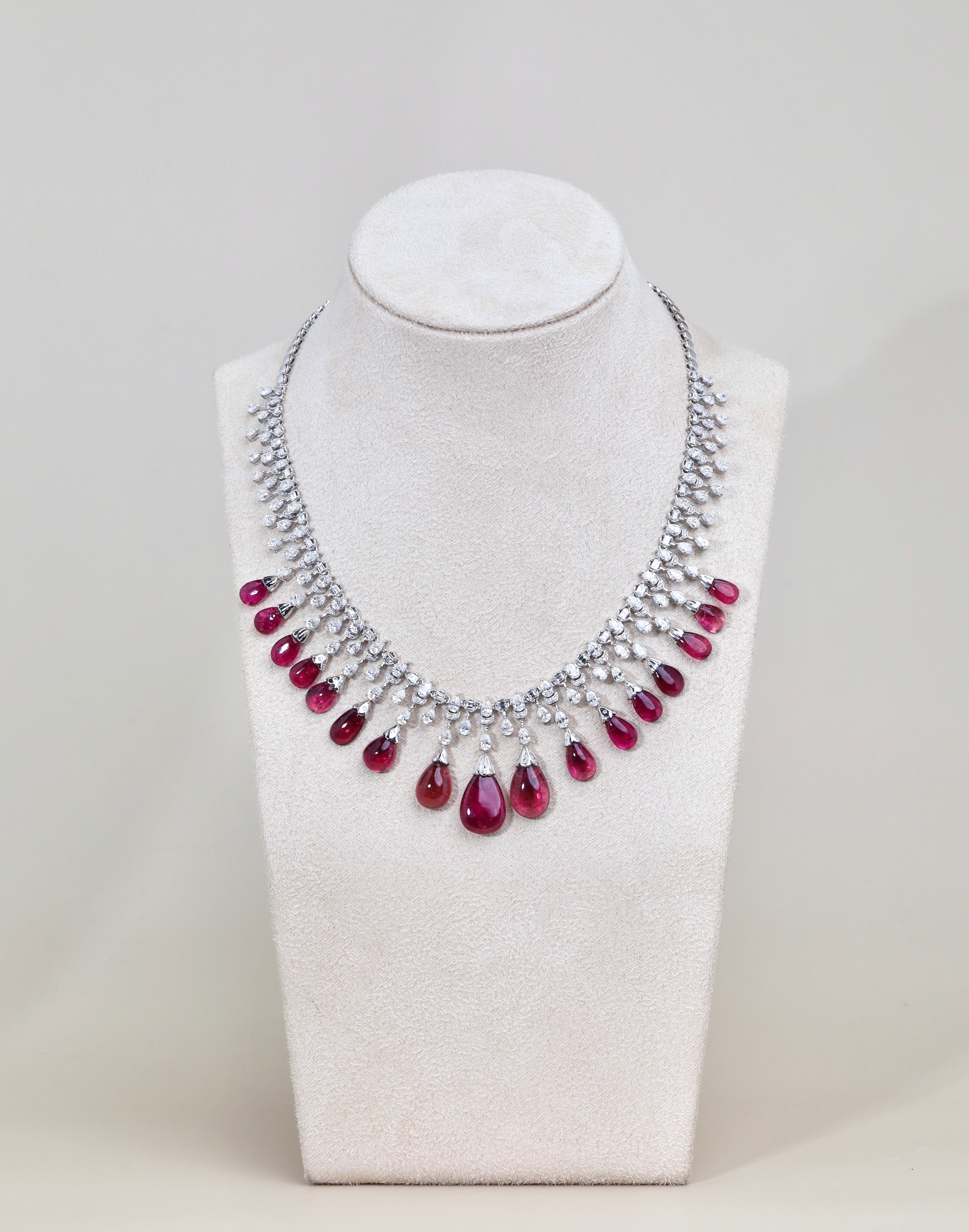 50.25 Carat Natural Rubellite Tourmaline and Diamond Necklace in 18K White Gold - Image 8