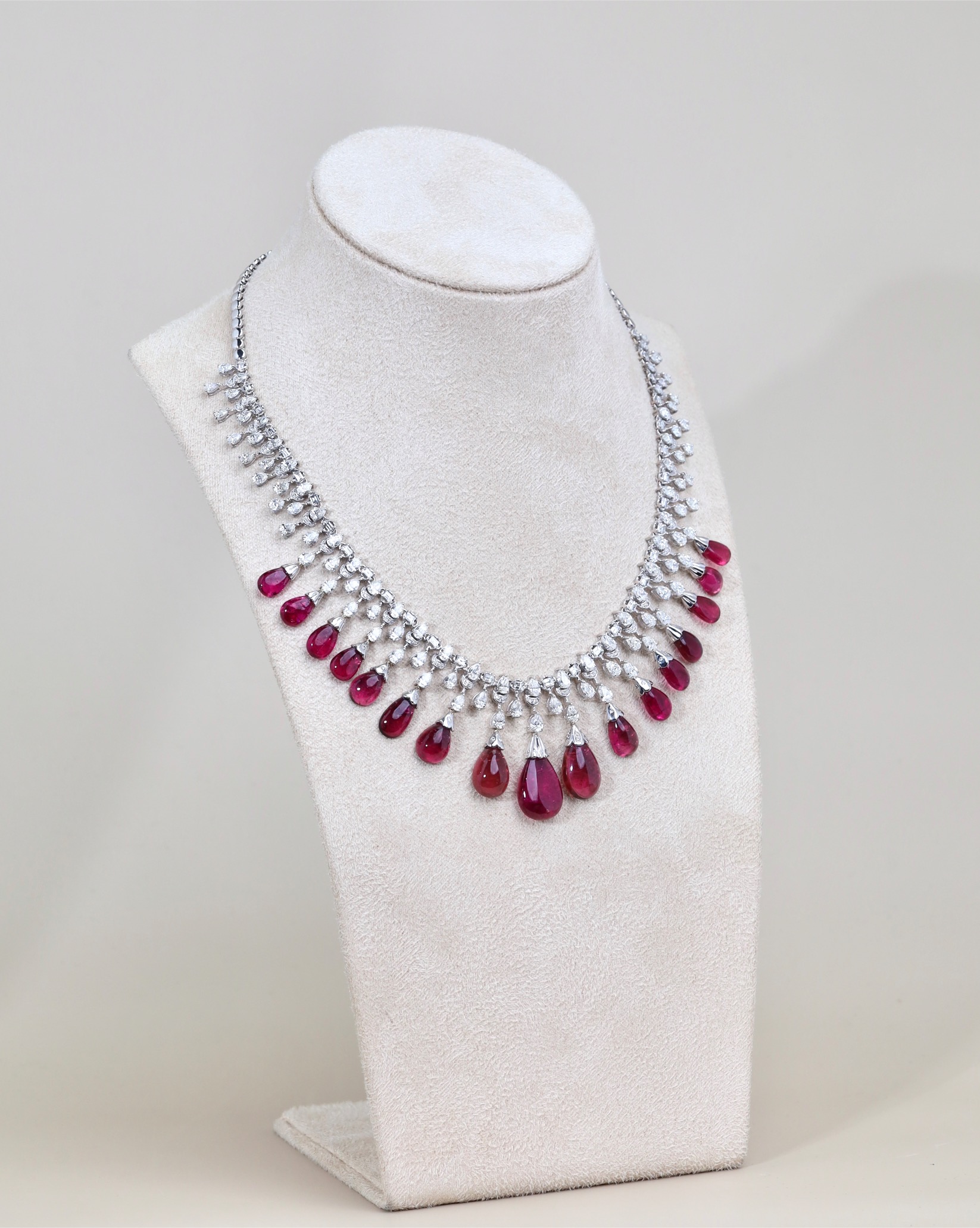 50.25 Carat Natural Rubellite Tourmaline and Diamond Necklace in 18K White Gold - Image 10