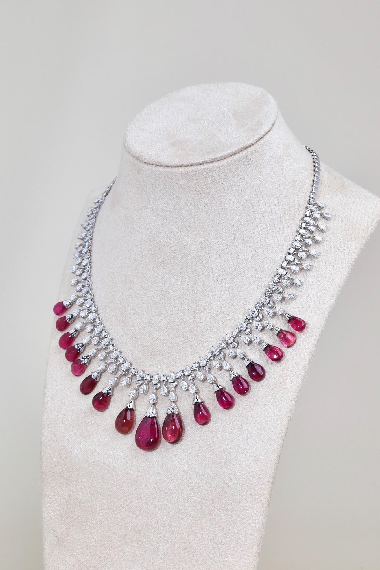 50.25 Carat Natural Rubellite Tourmaline and Diamond Necklace in 18K White Gold - Image 3