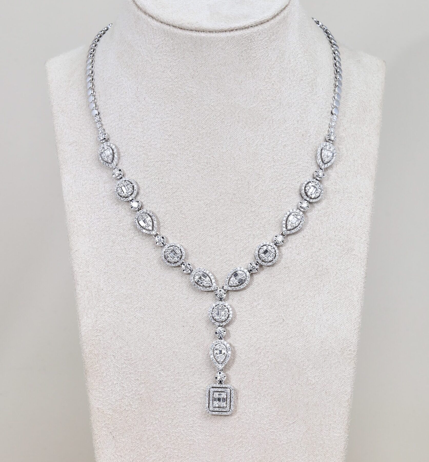 9.48 Carat Full Eternity Illusion Diamond Necklace in 18K White Gold