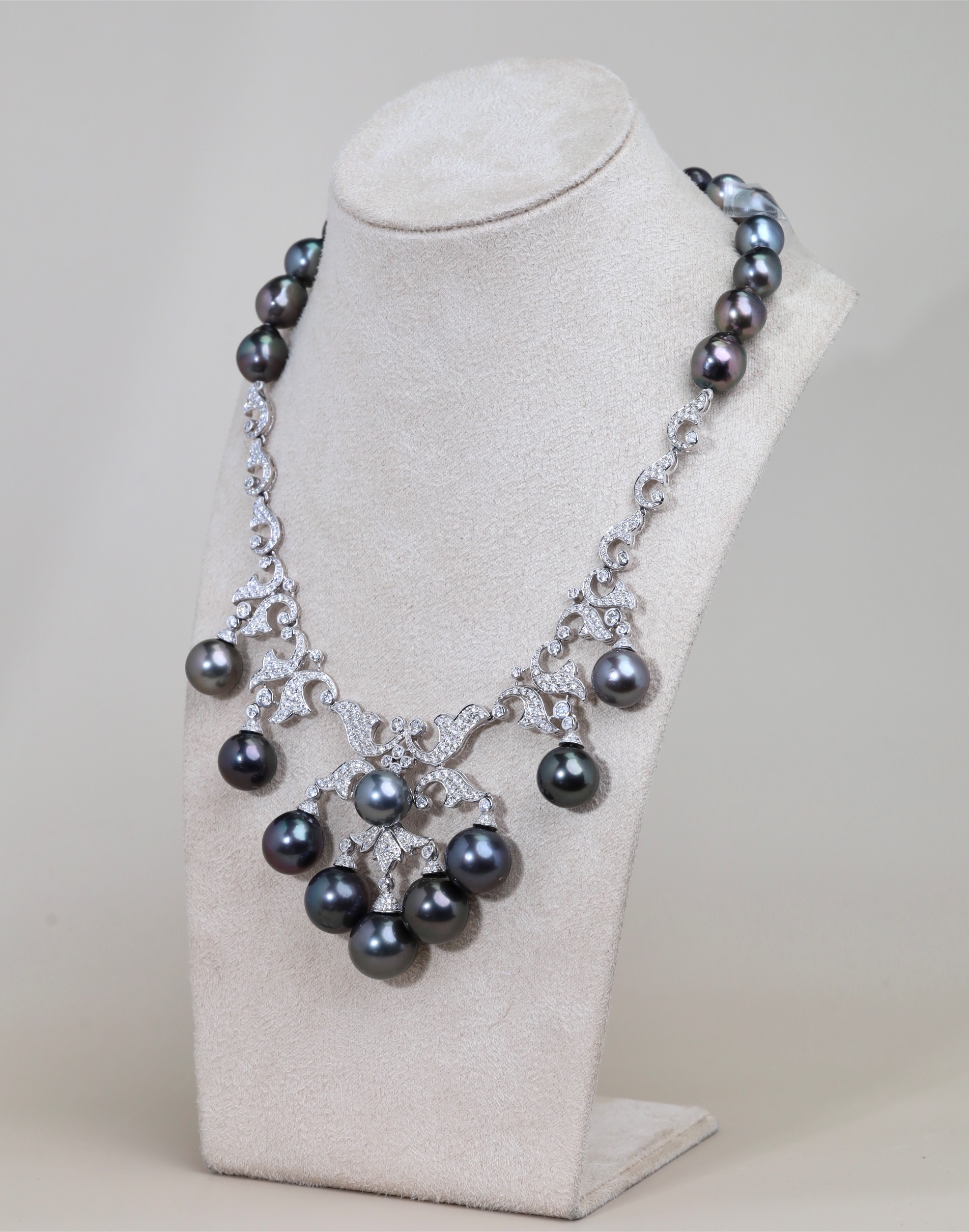 Tahitian Pearl and Diamond Necklace in 18K White Gold - Image 5