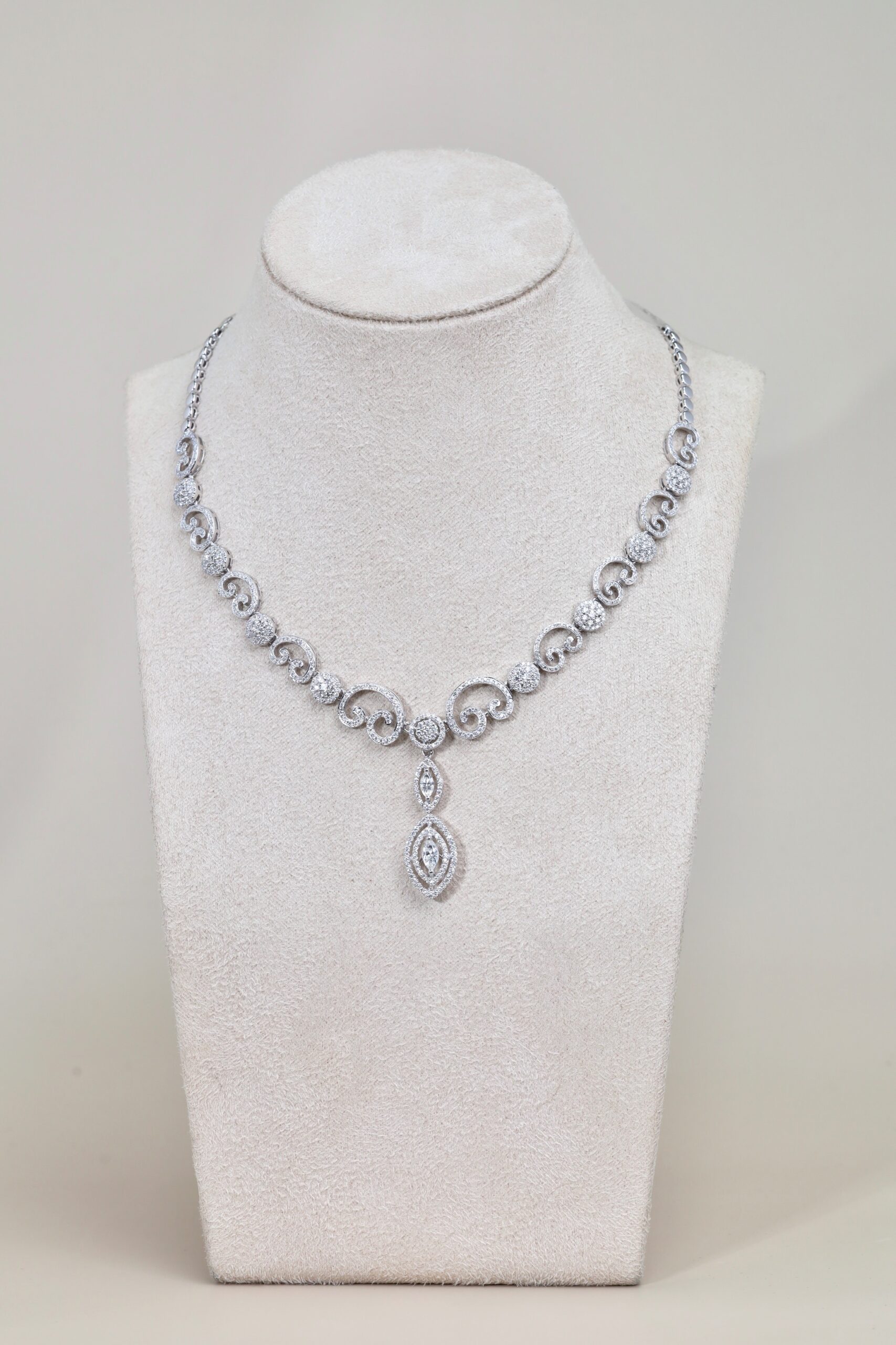 5.75 Carat Diamond Signature Necklace in 18K White Gold - Image 3