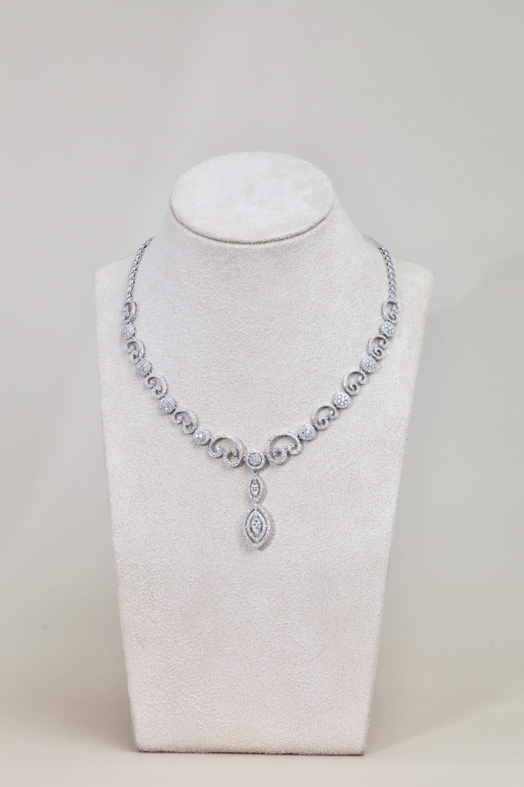 5.75 Carat Diamond Signature Necklace in 18K White Gold - Image 4