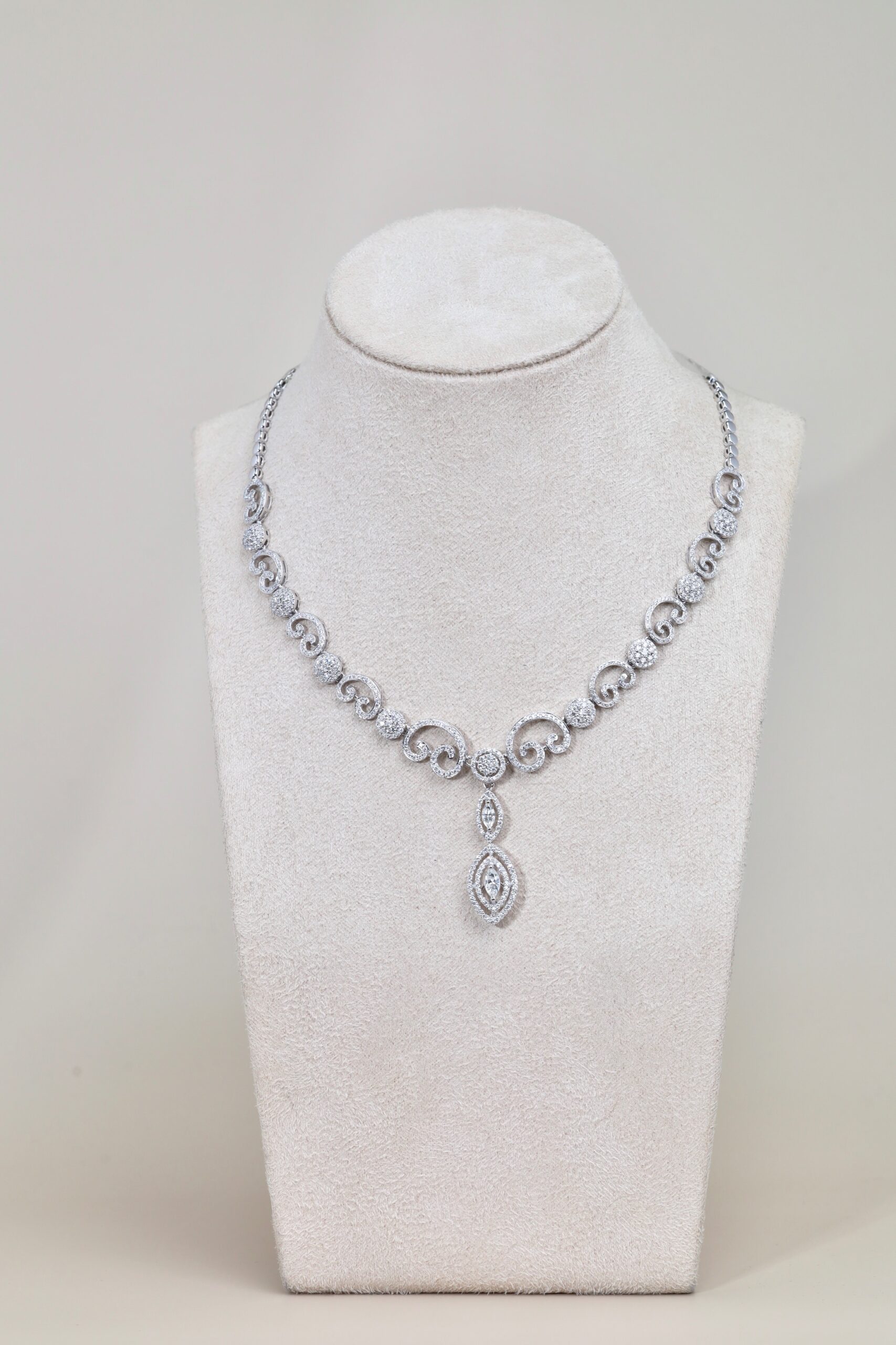 5.75 Carat Diamond Signature Necklace in 18K White Gold - Image 5