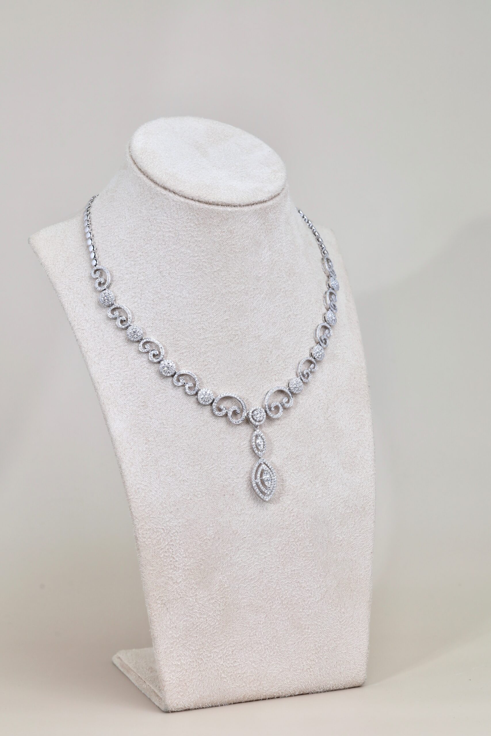 5.75 Carat Diamond Signature Necklace in 18K White Gold - Image 6