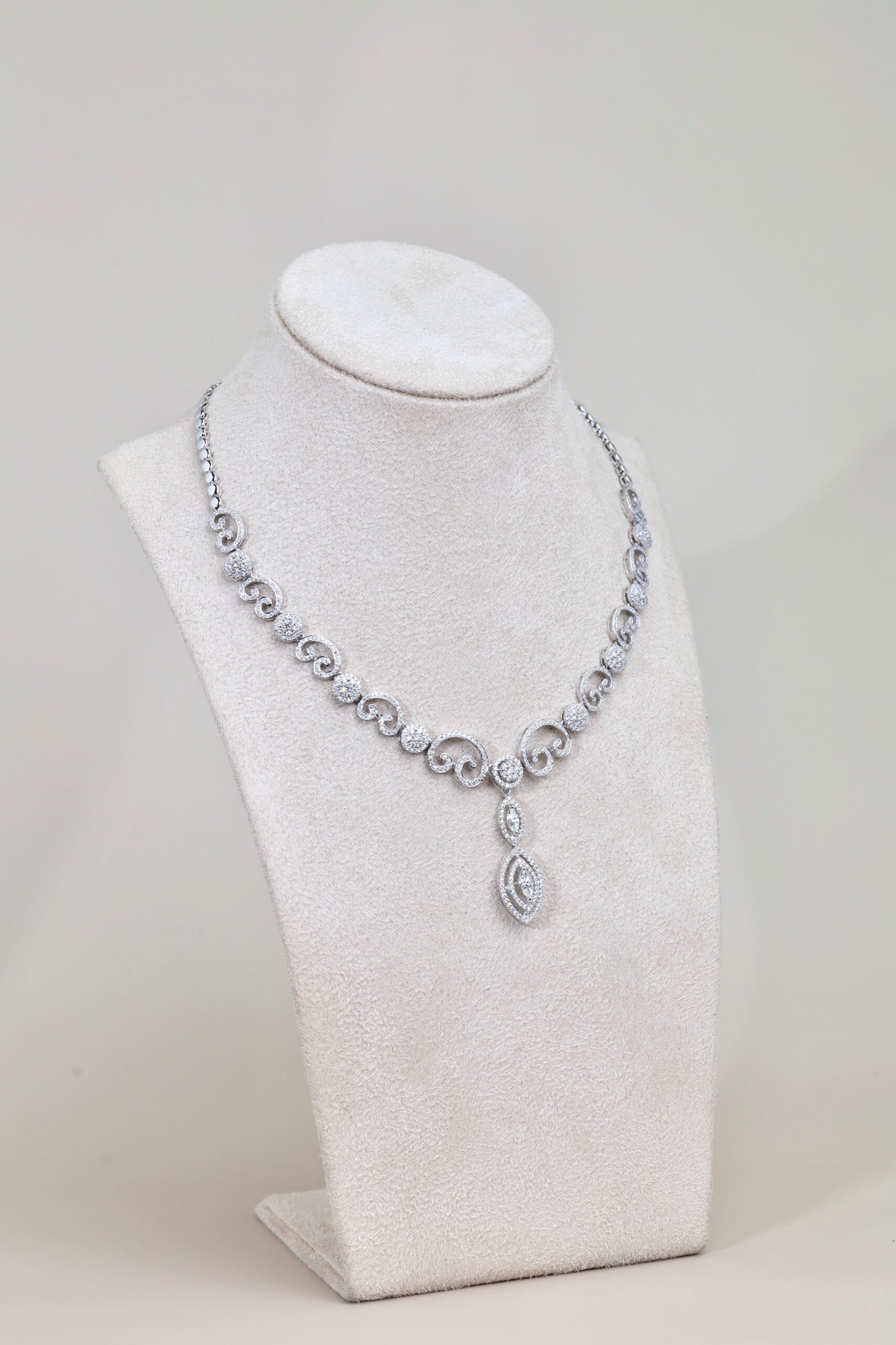 5.75 Carat Diamond Signature Necklace in 18K White Gold - Image 7