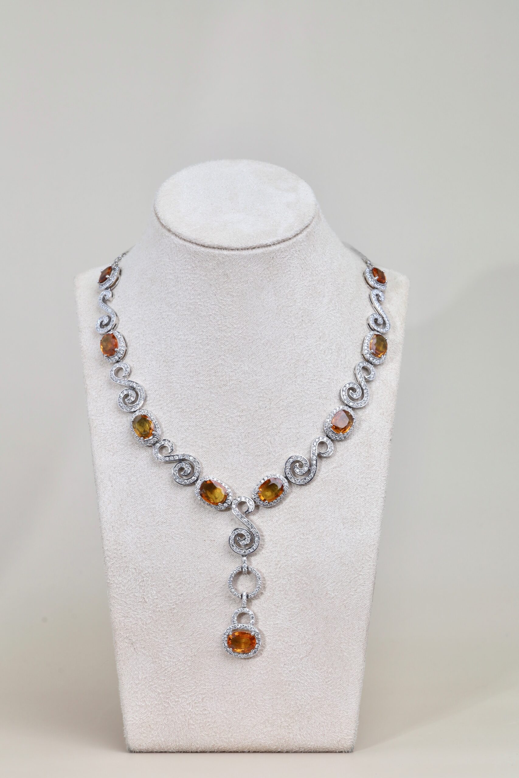 33.68 Carat Yellow Sapphire and Diamond Necklace in 18K White Gold - Image 4