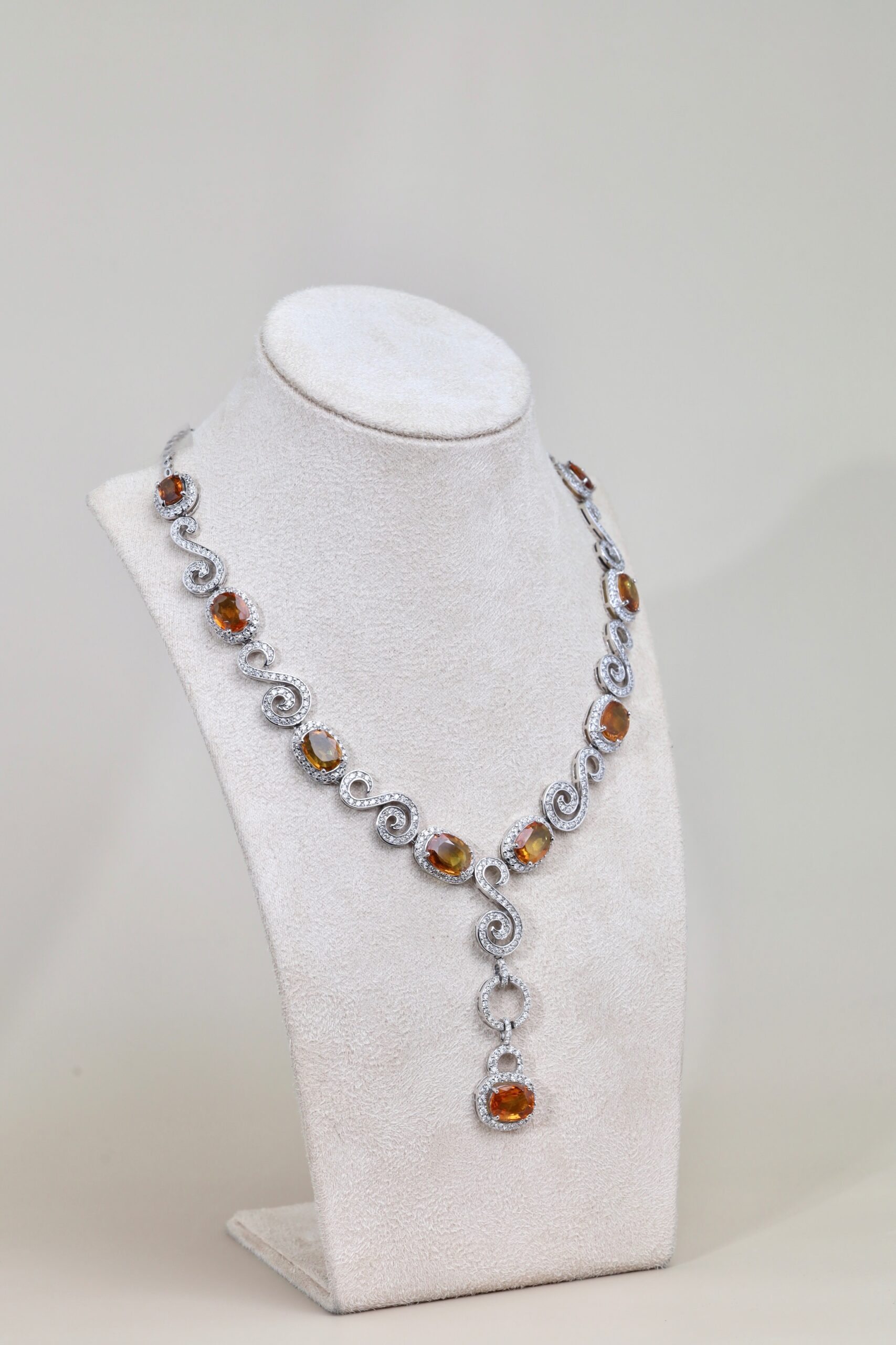 33.68 Carat Yellow Sapphire and Diamond Necklace in 18K White Gold - Image 5
